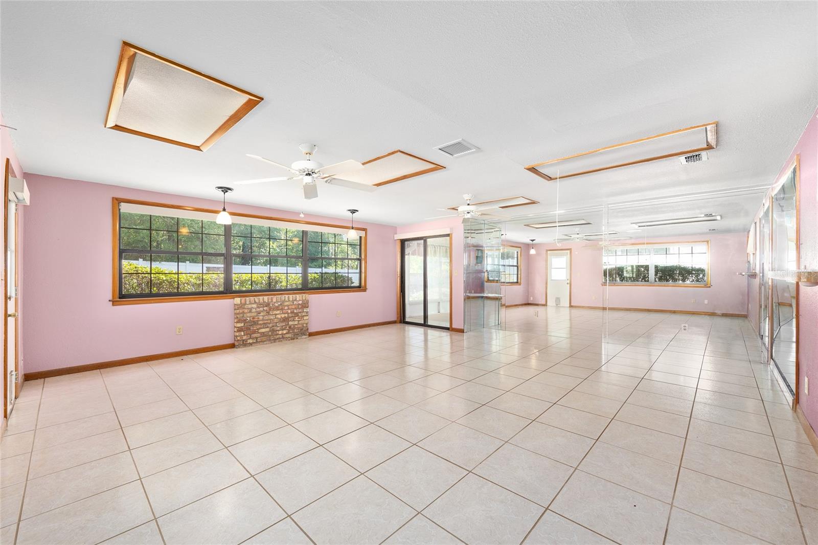 3515 NE 43RD PL