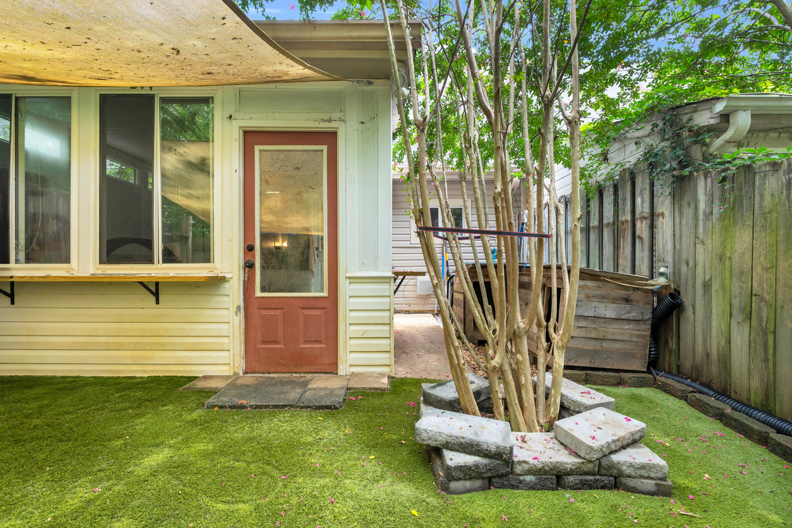 7524 Eric Drive