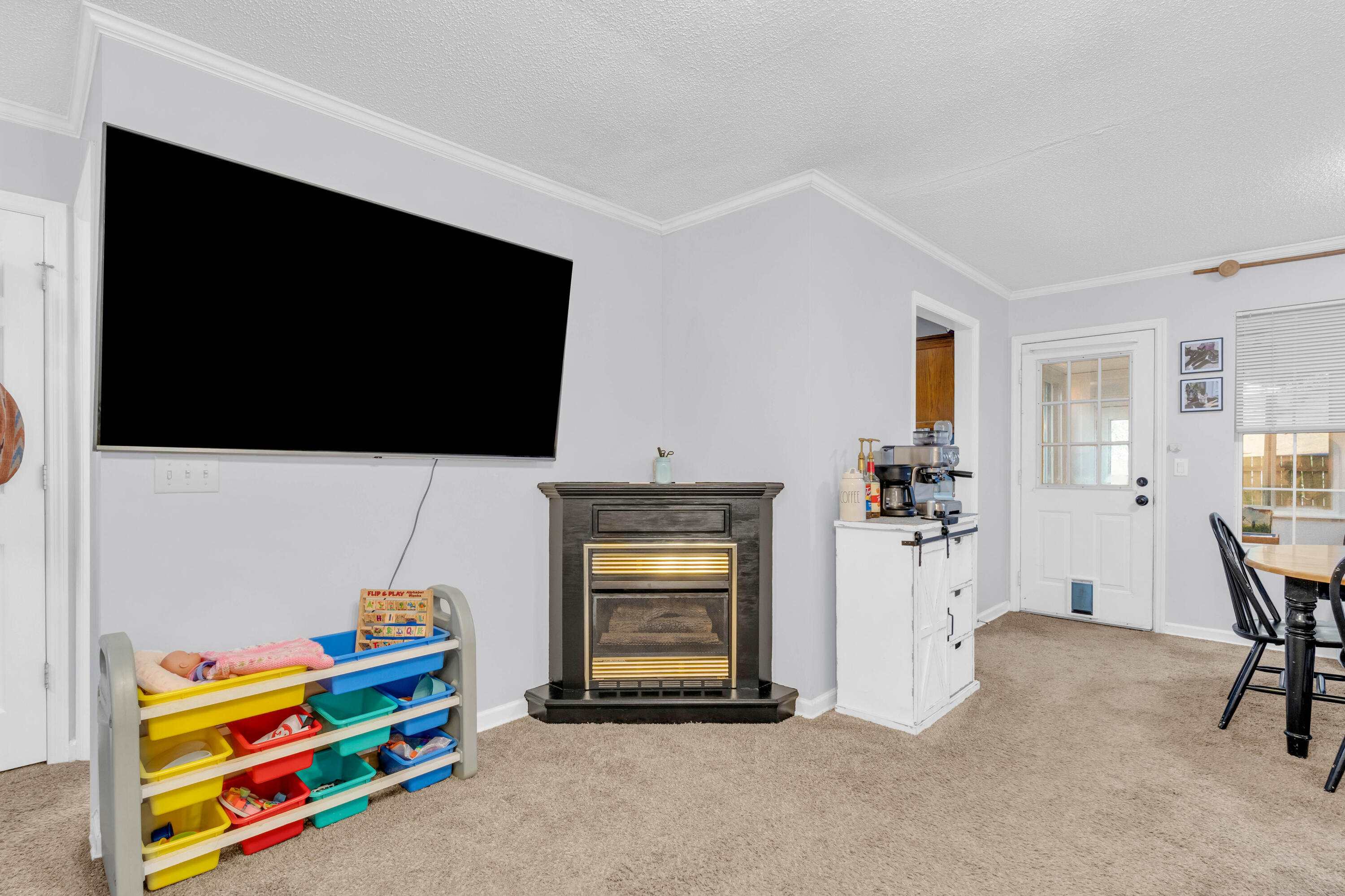 7524 Eric Drive