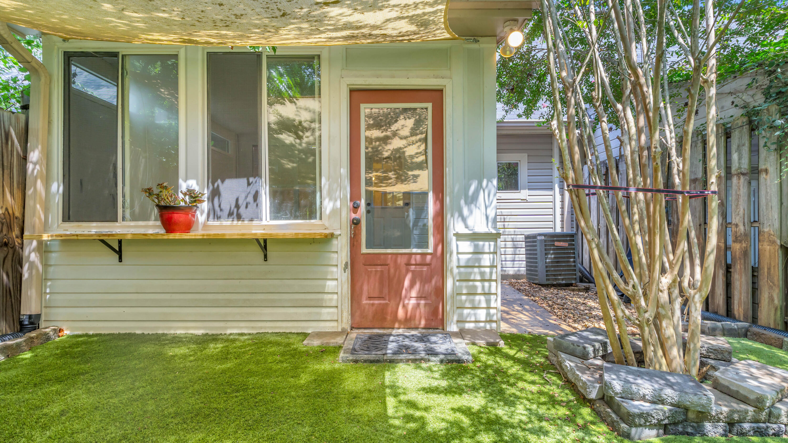 7524 Eric Drive