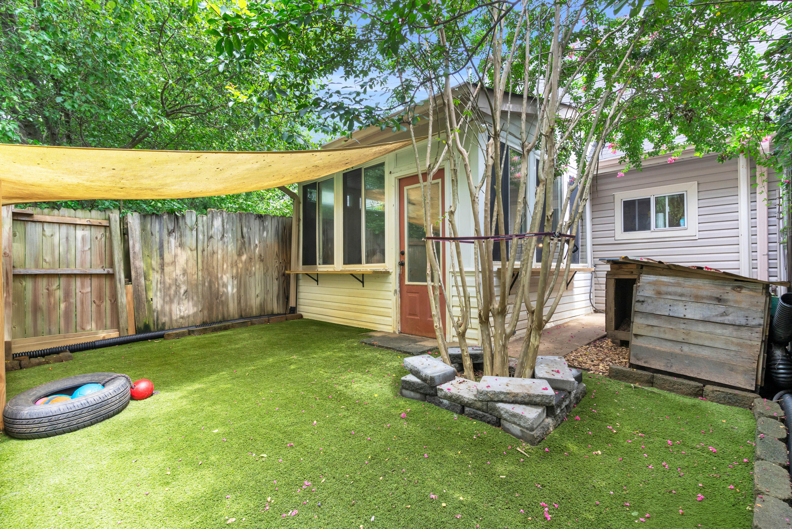 7524 Eric Drive