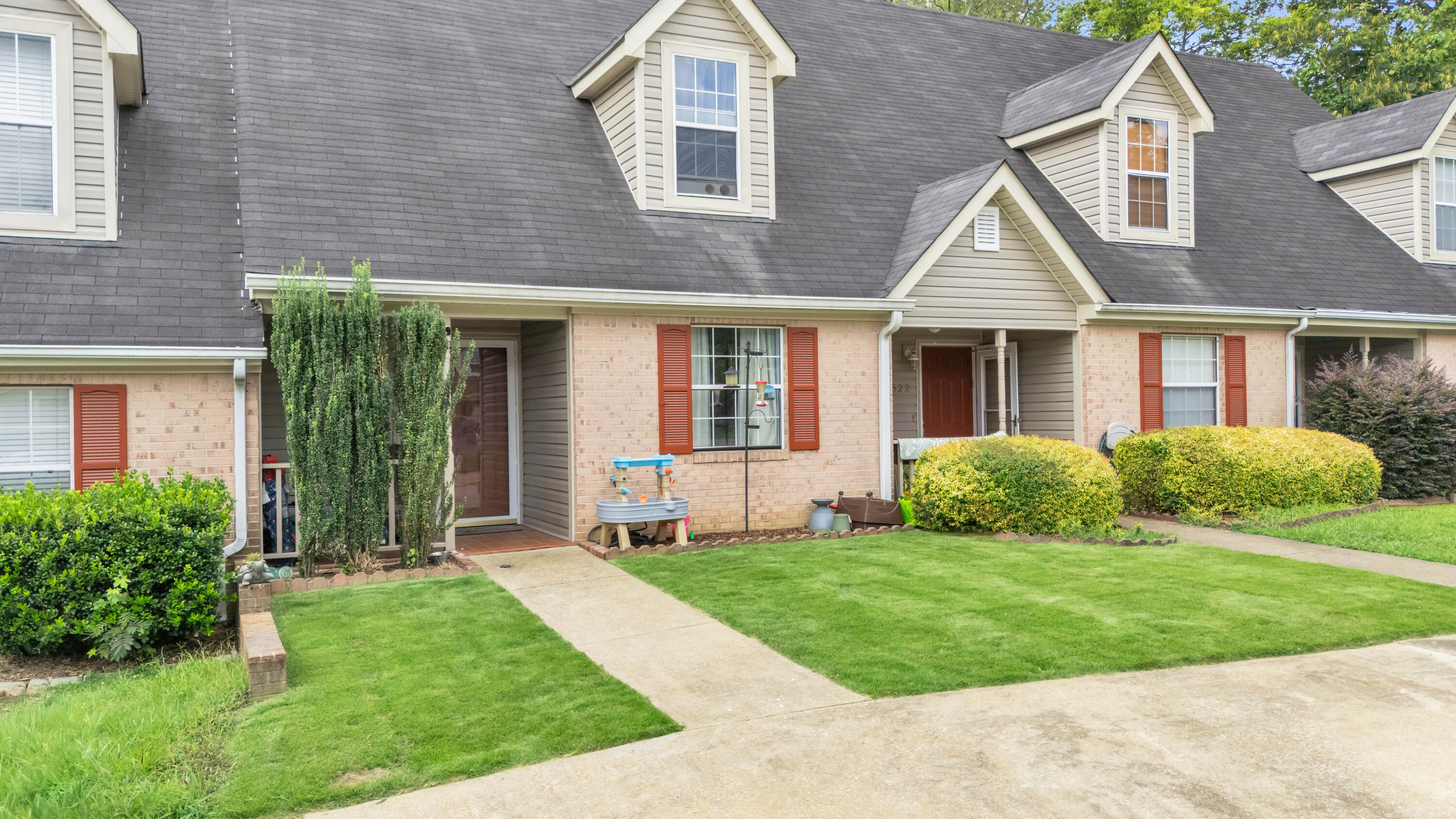 7524 Eric Drive
