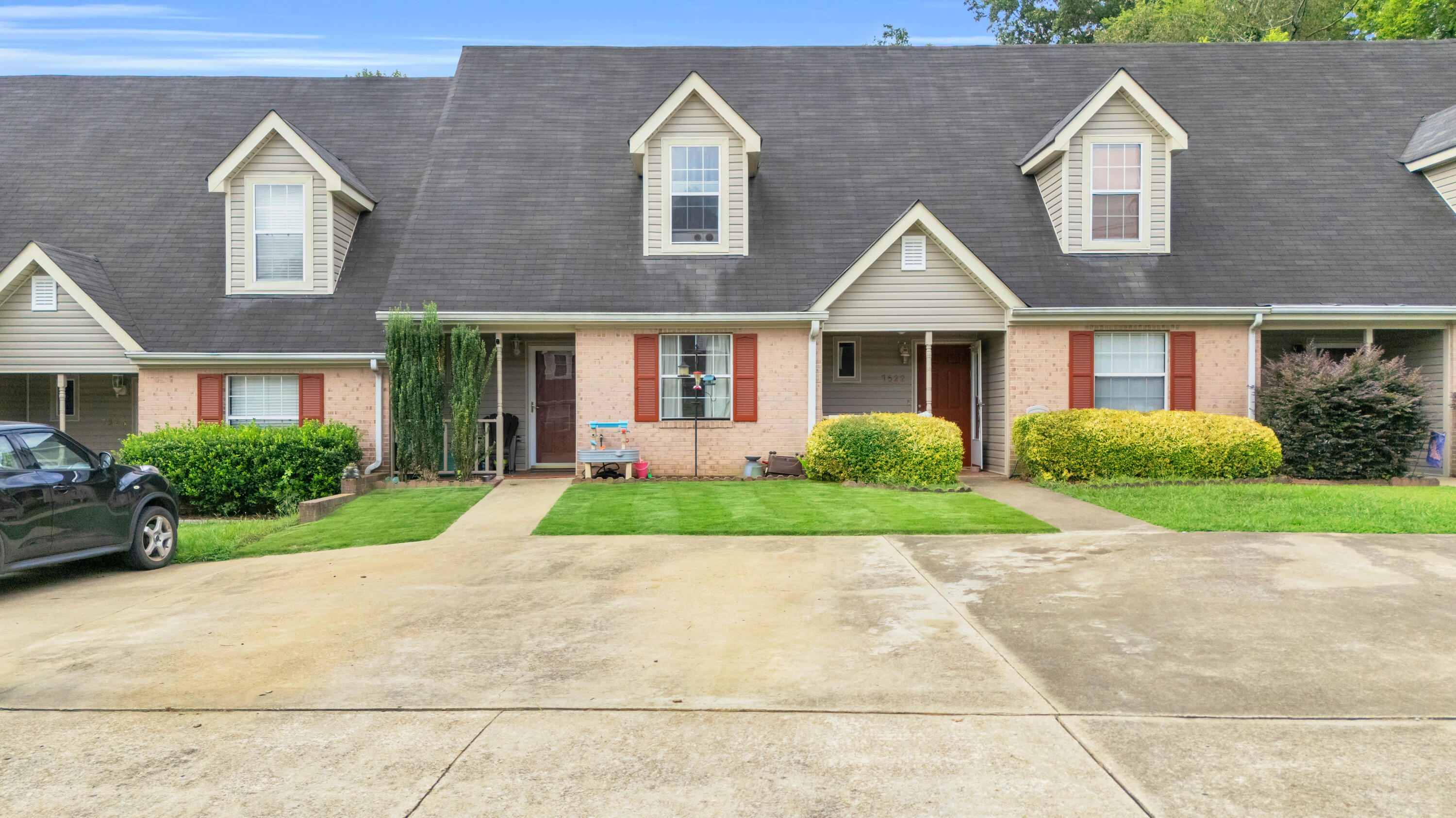 7524 Eric Drive