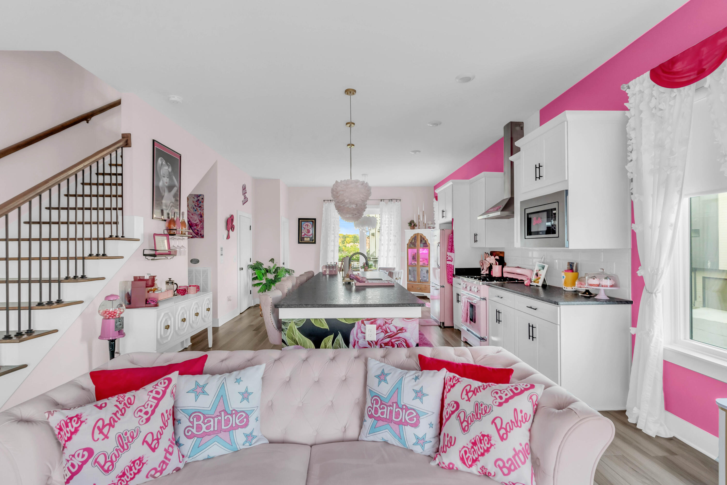 789 Burnside Place