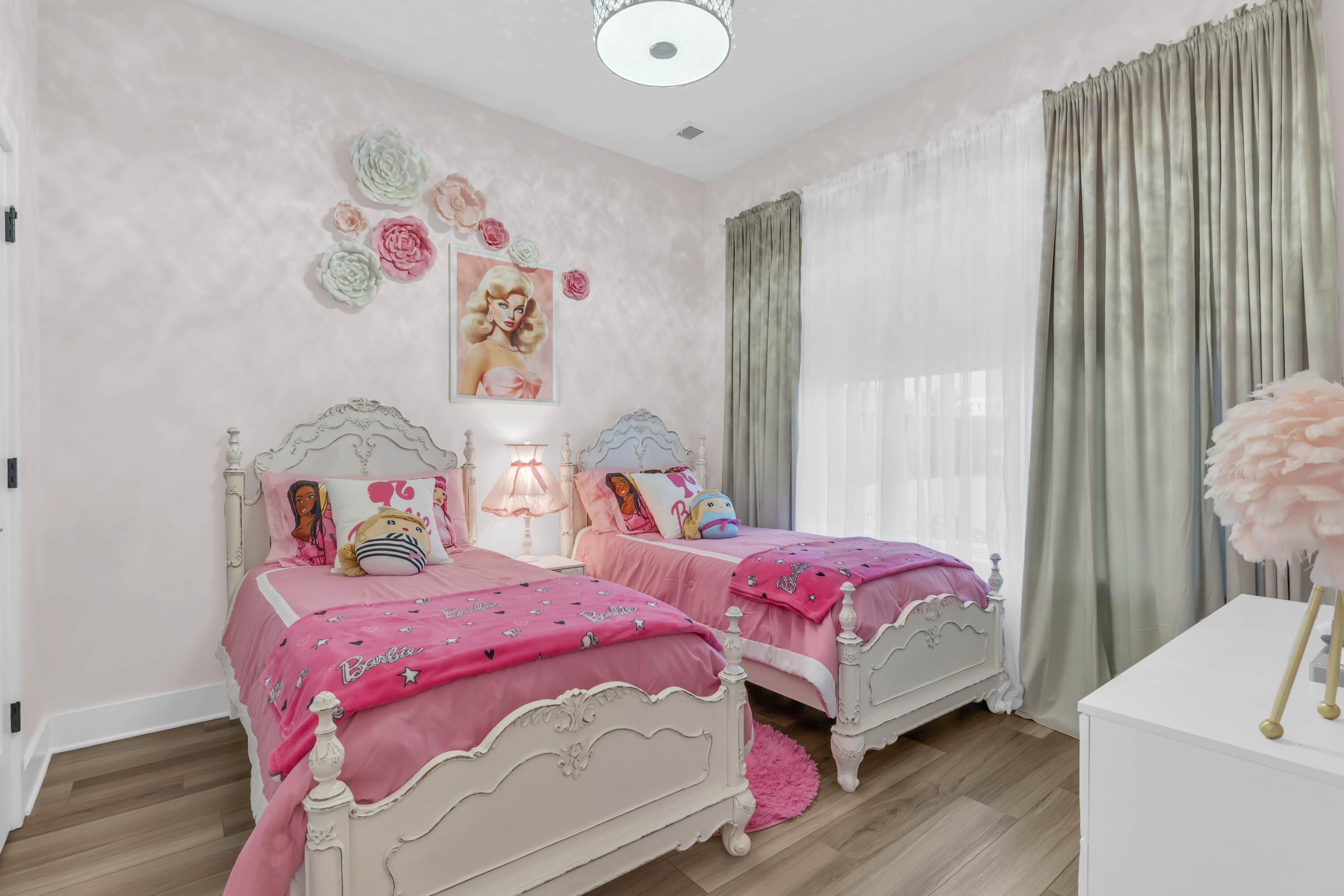 789 Burnside Place