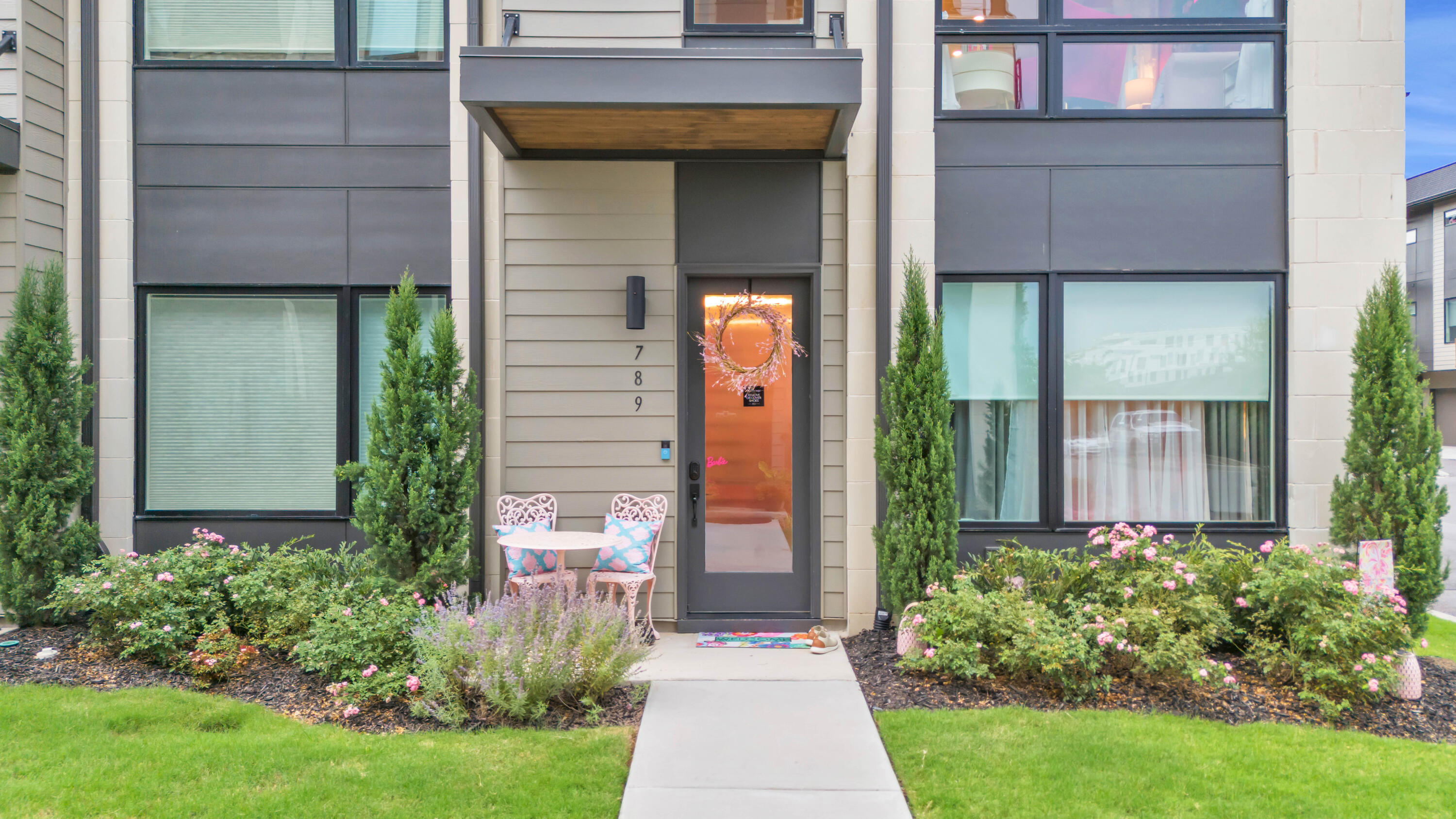 789 Burnside Place