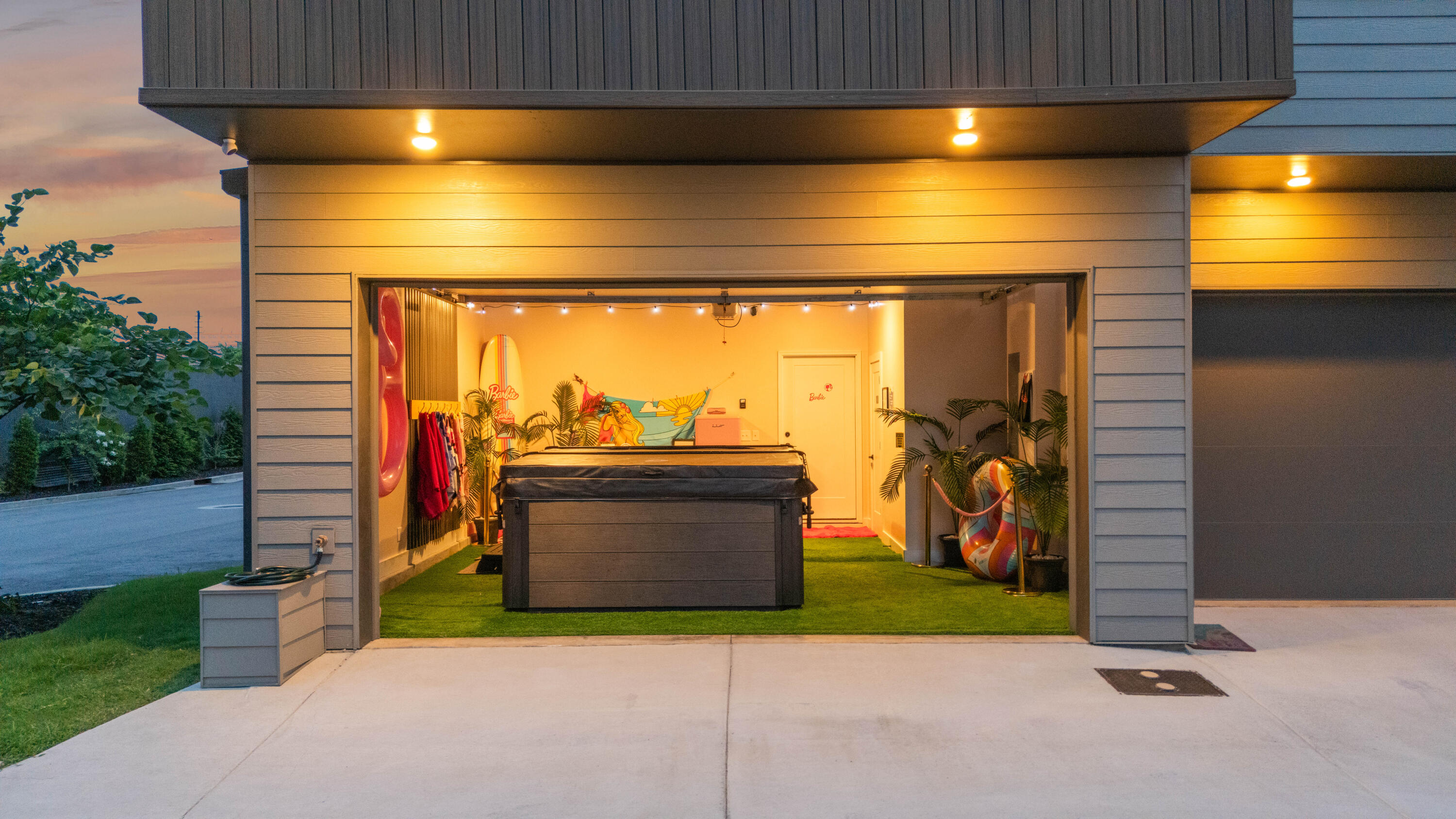 789 Burnside Place