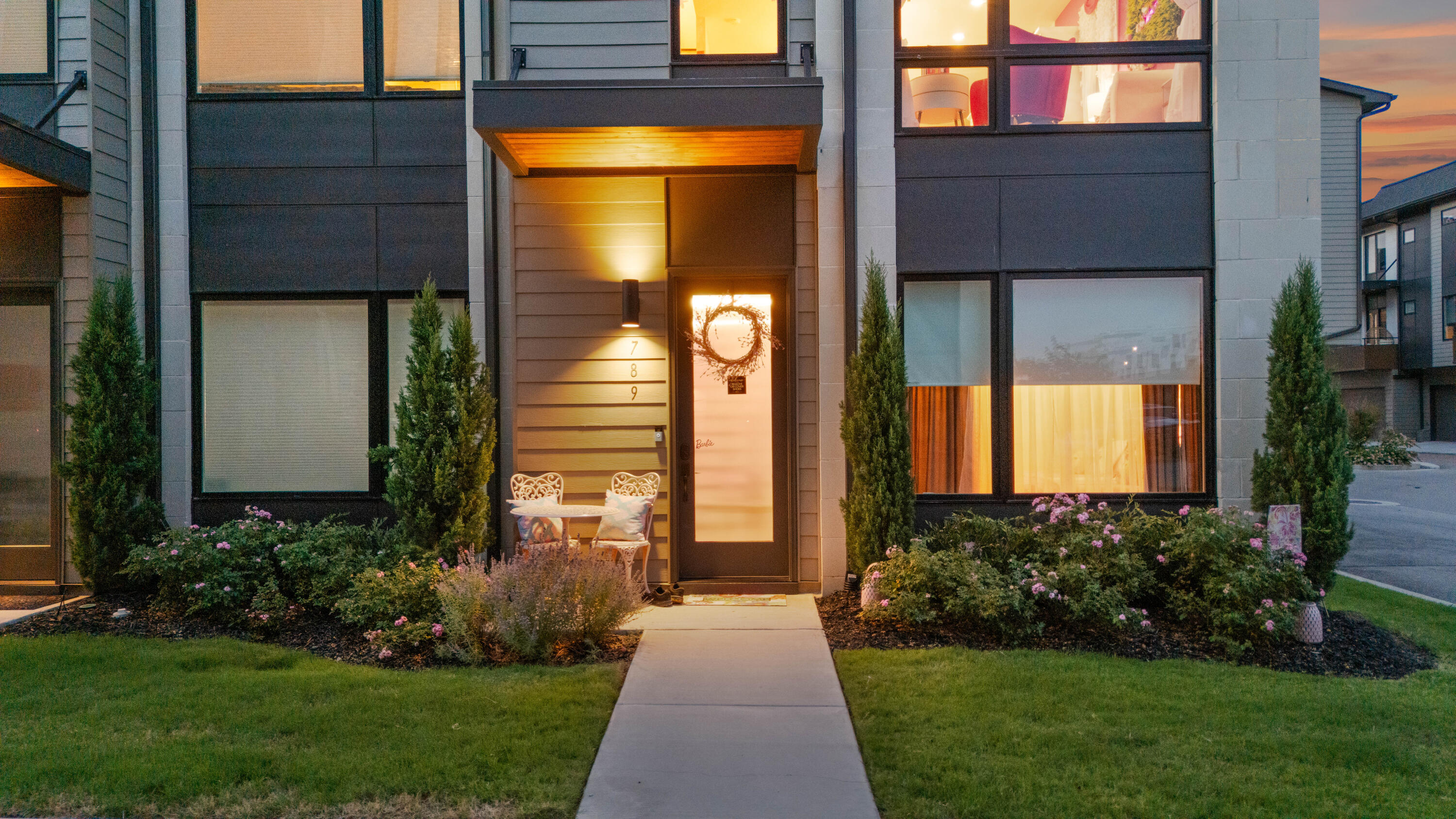 789 Burnside Place