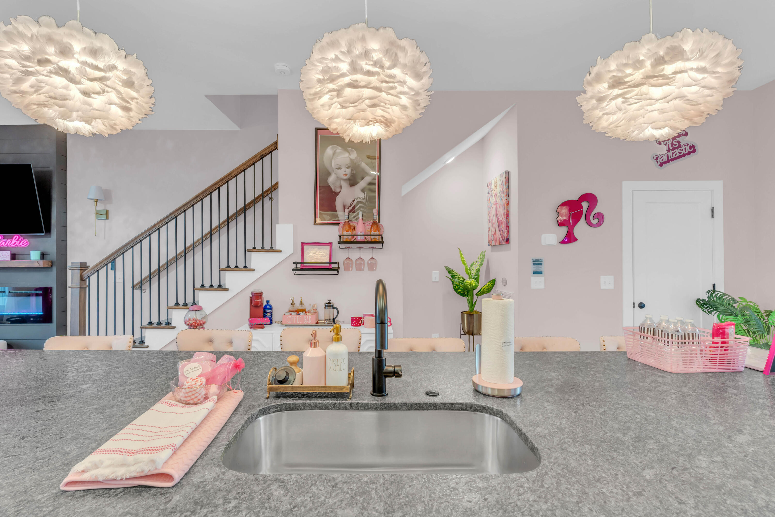 789 Burnside Place