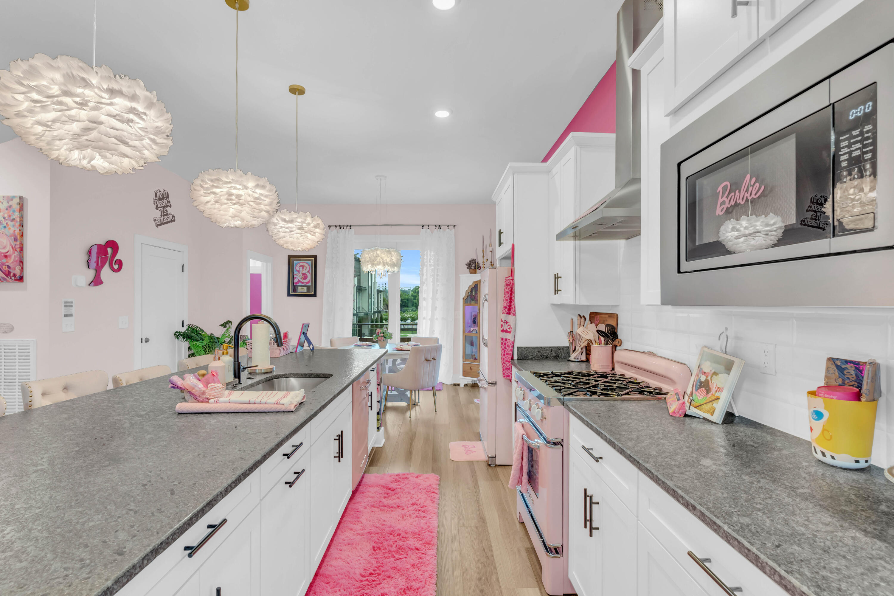 789 Burnside Place