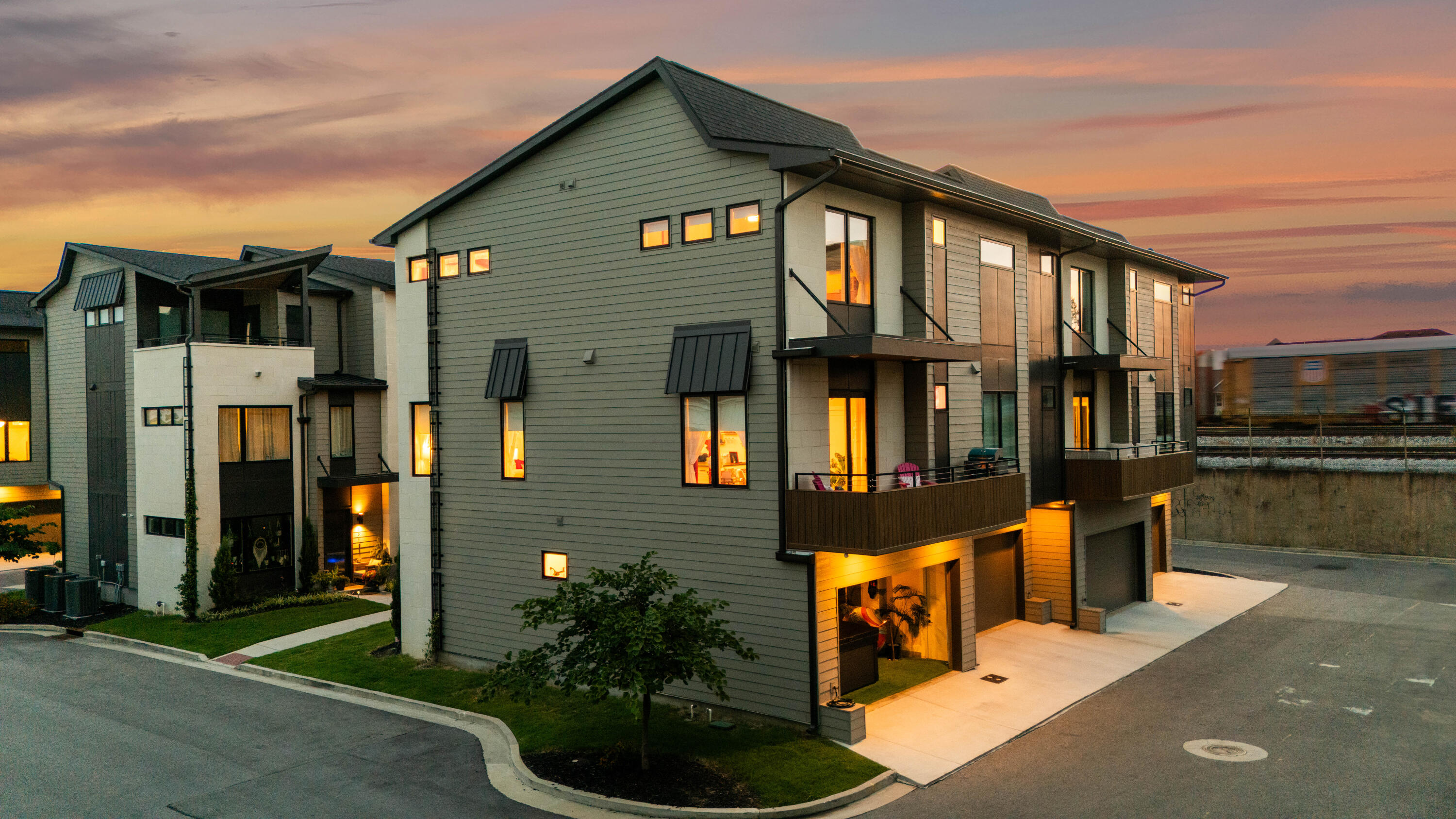 789 Burnside Place