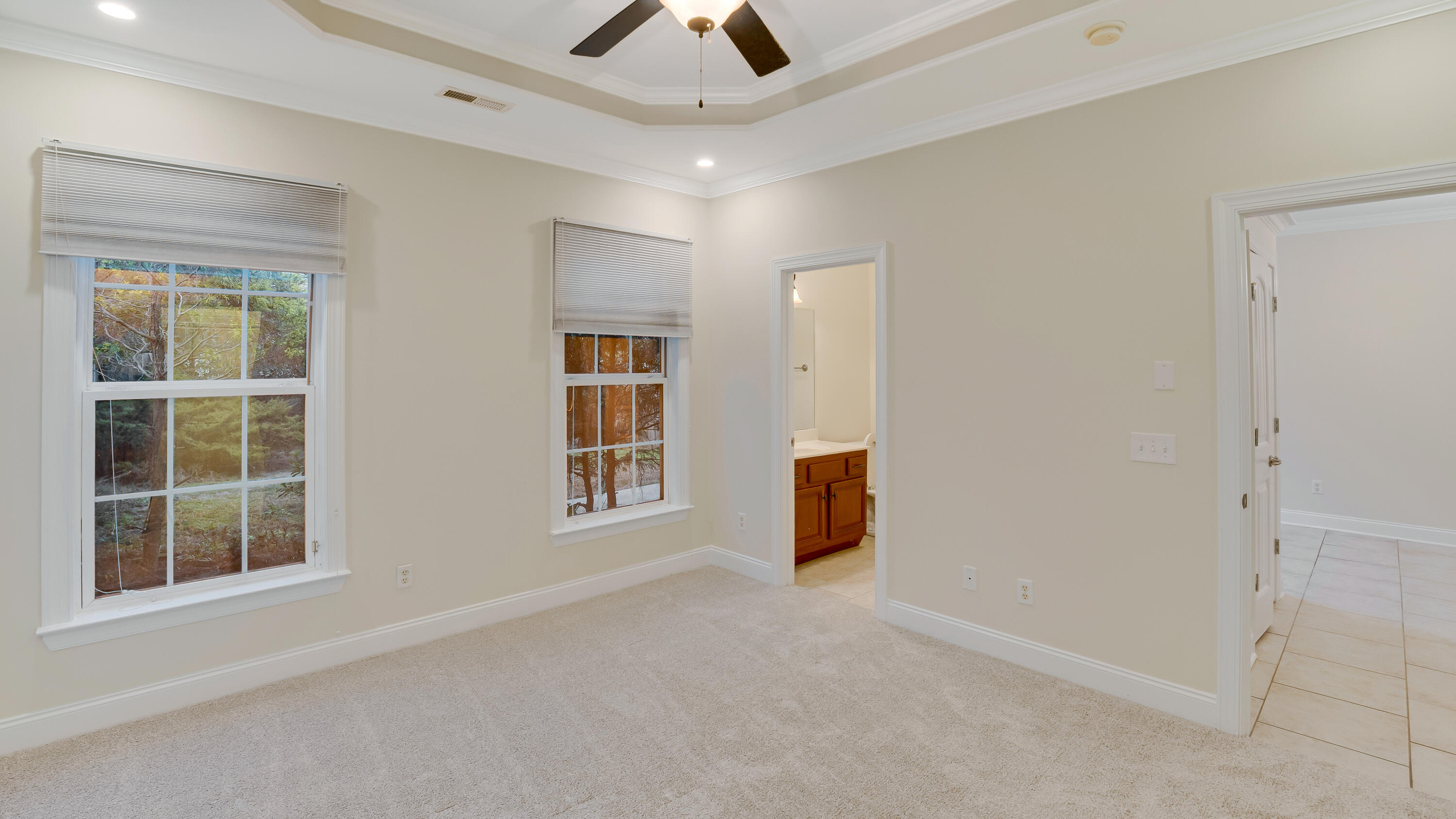 7685 Magnolia Leaf Lane