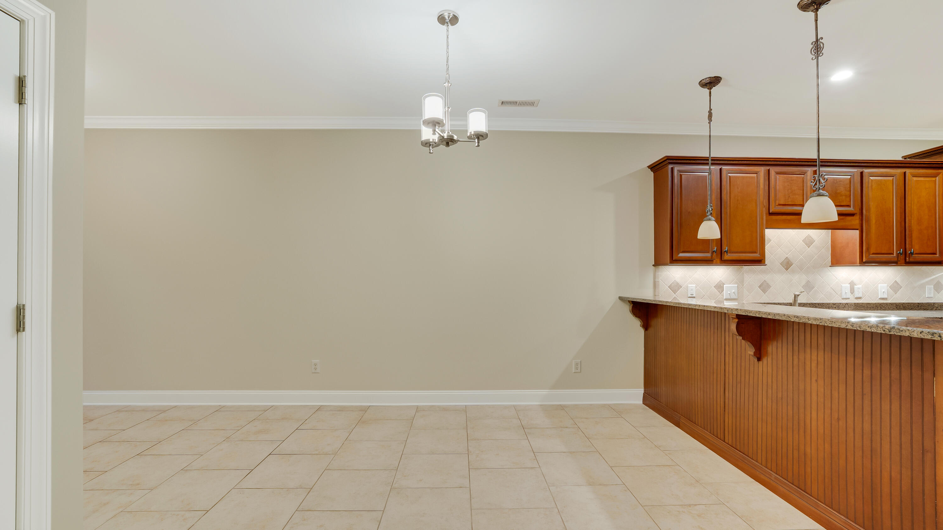 7685 Magnolia Leaf Lane