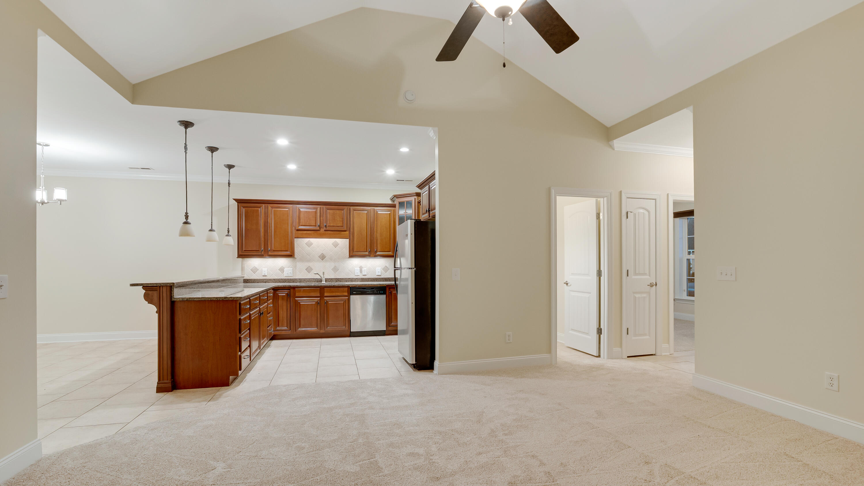 7685 Magnolia Leaf Lane