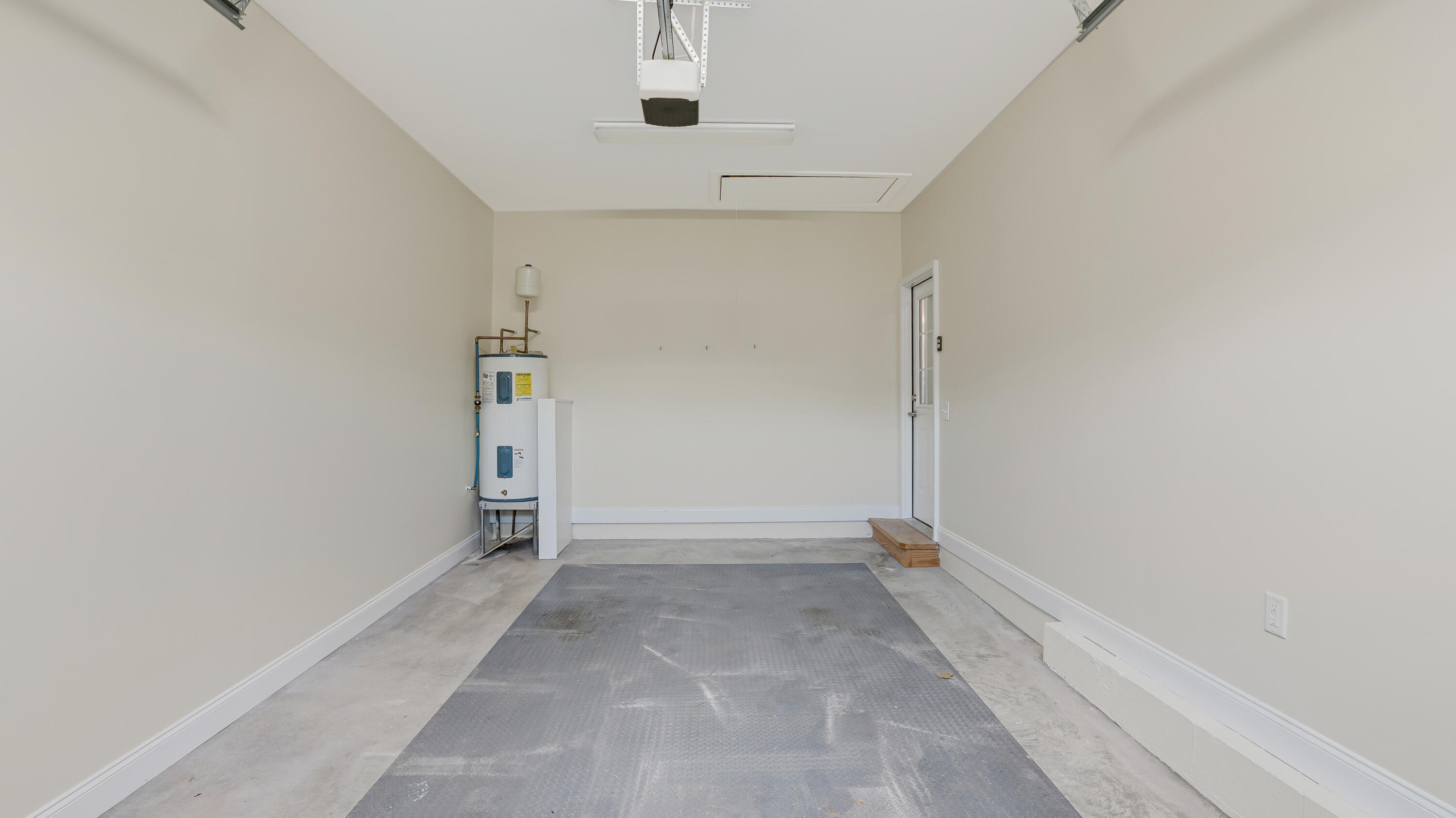 7685 Magnolia Leaf Lane