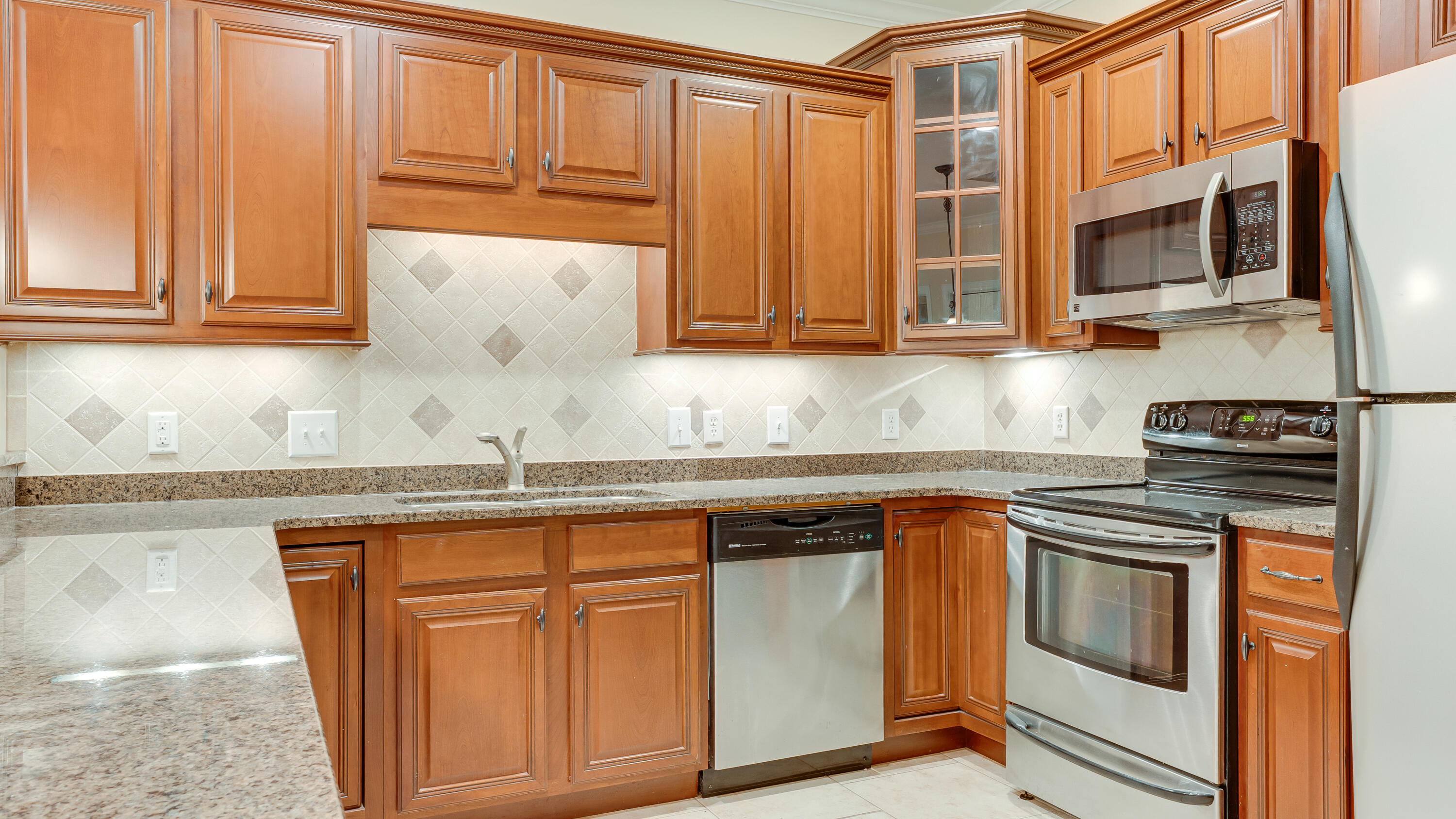 7685 Magnolia Leaf Lane