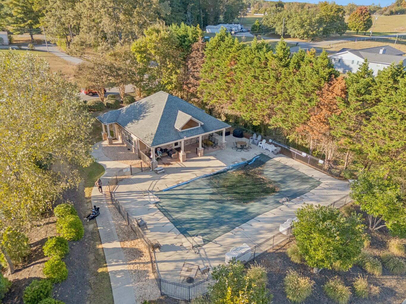 115 White Tail Lane NW