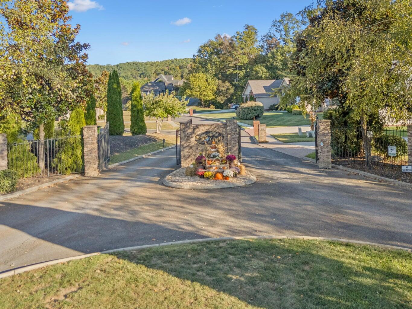115 White Tail Lane NW