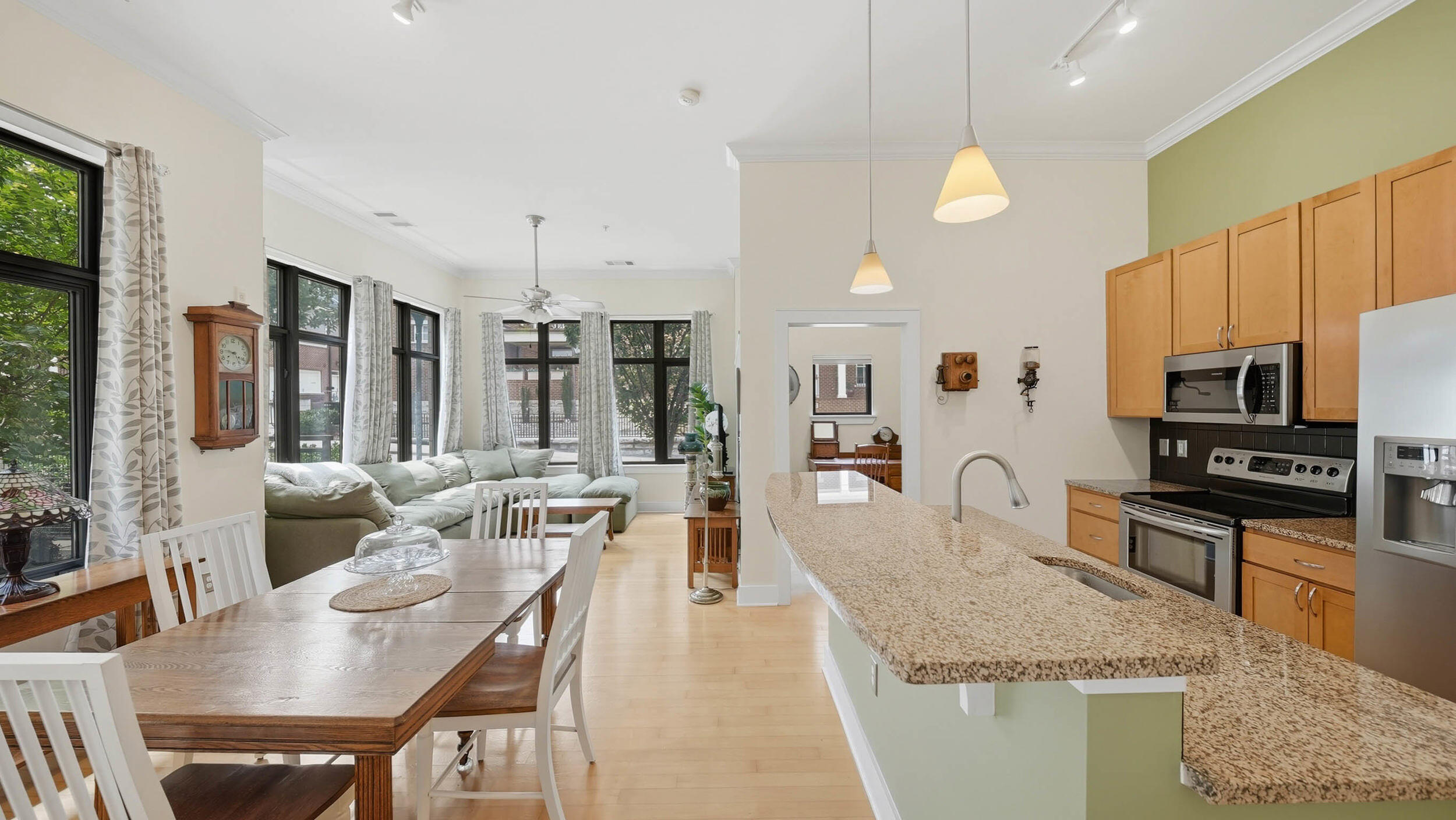129 Walnut Street, Unit 022