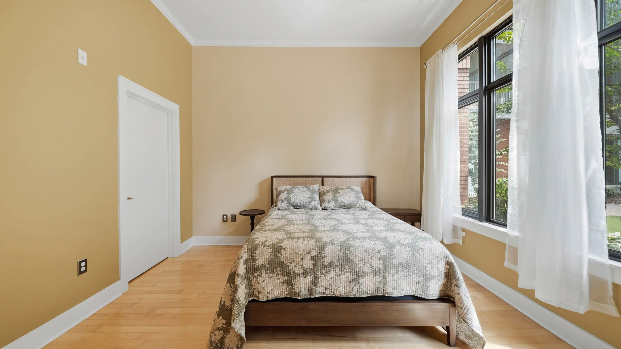 129 Walnut Street, Unit 022