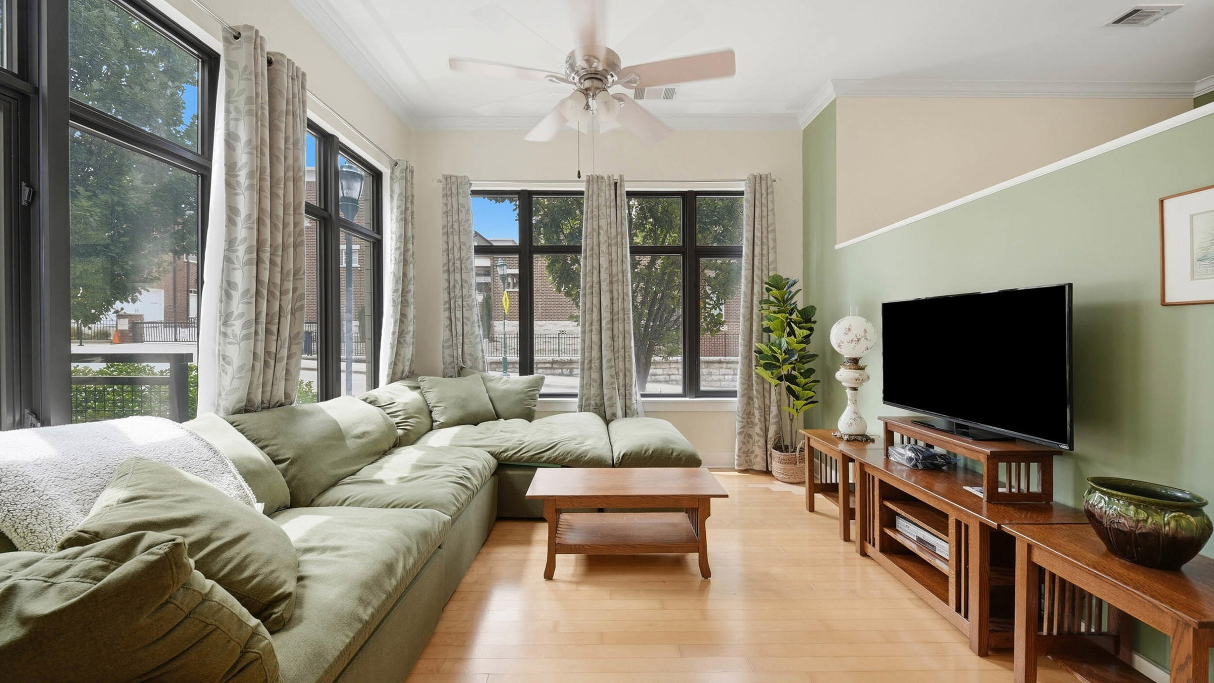 129 Walnut Street, Unit 022