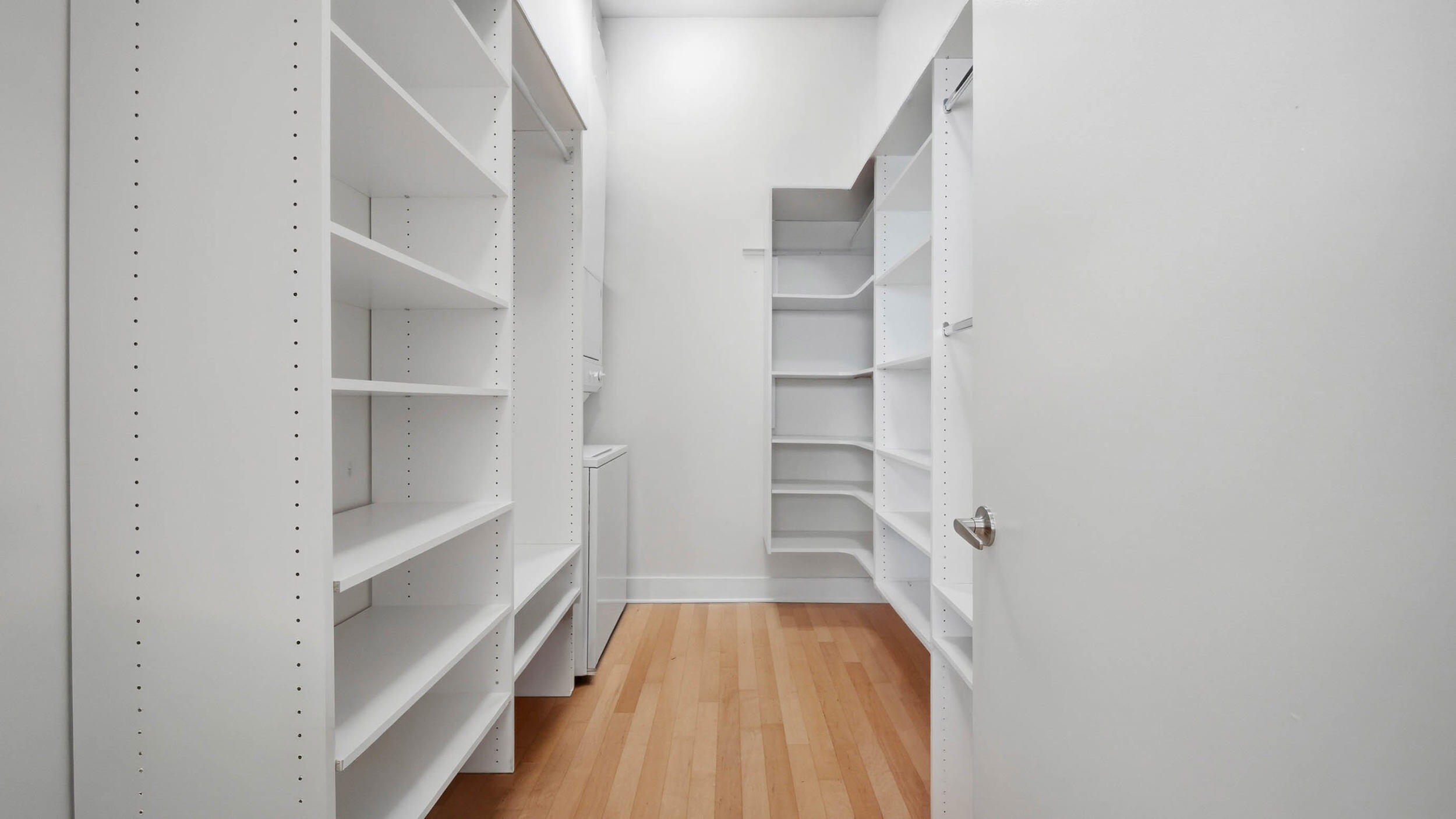 129 Walnut Street, Unit 022