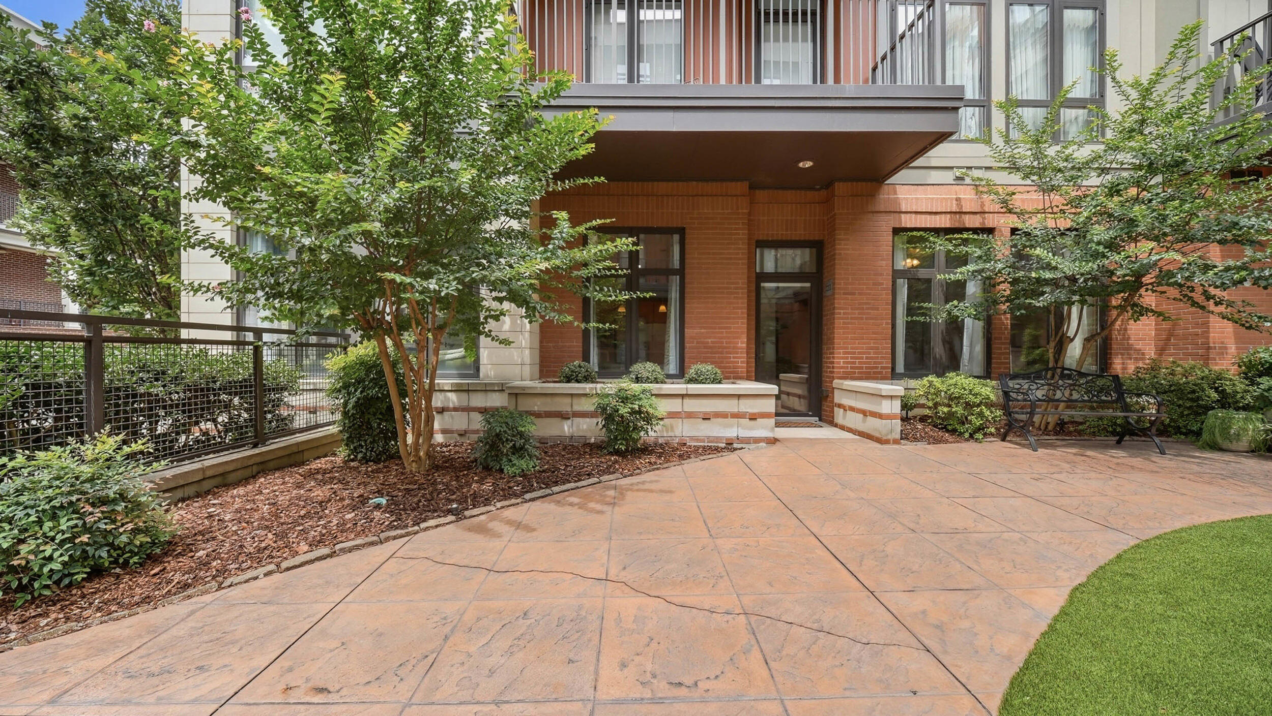 129 Walnut Street, Unit 022