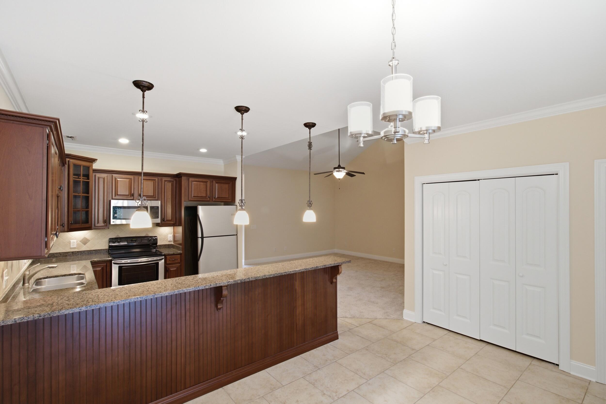 7685 Magnolia Leaf Lane