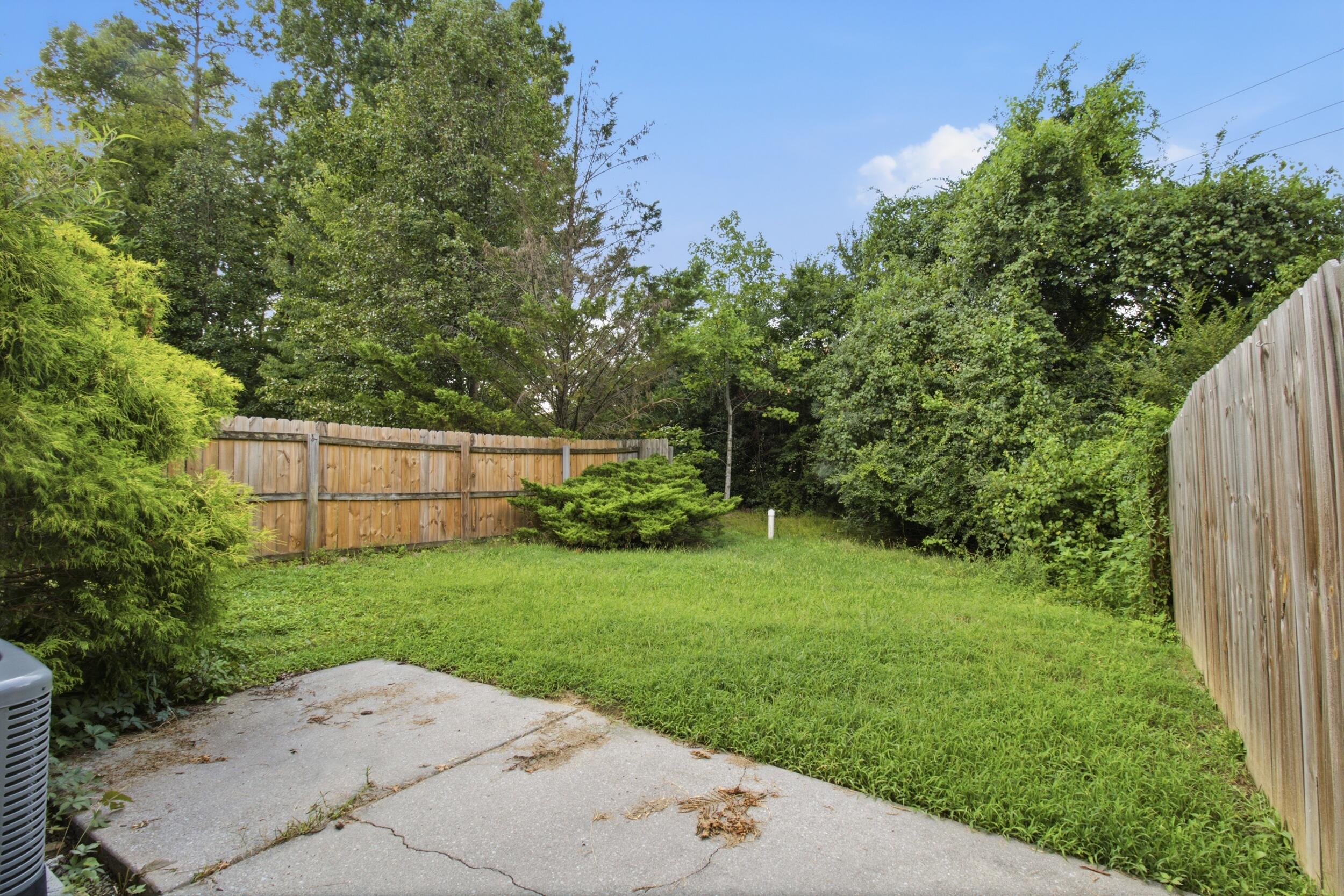 7685 Magnolia Leaf Lane