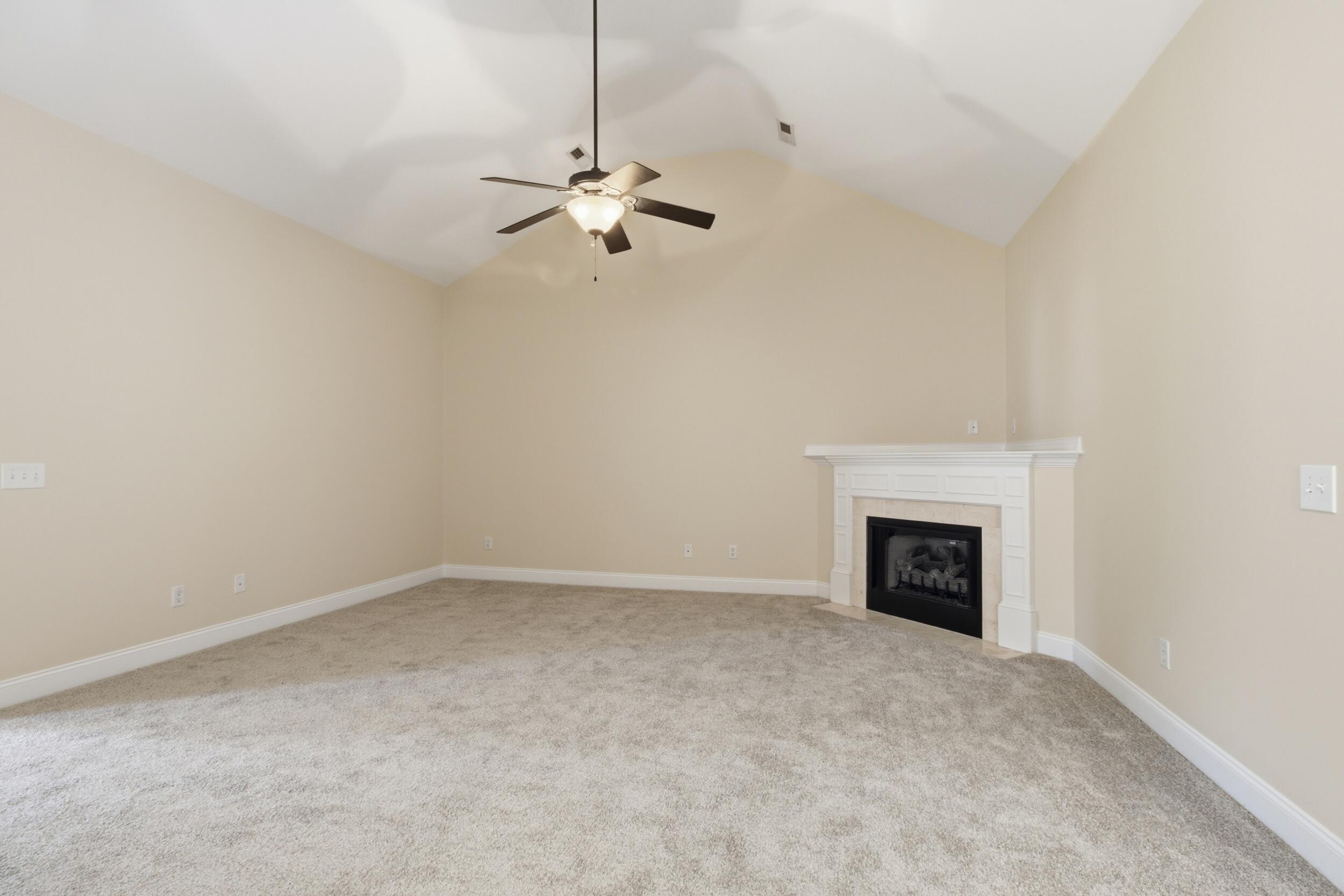 7685 Magnolia Leaf Lane