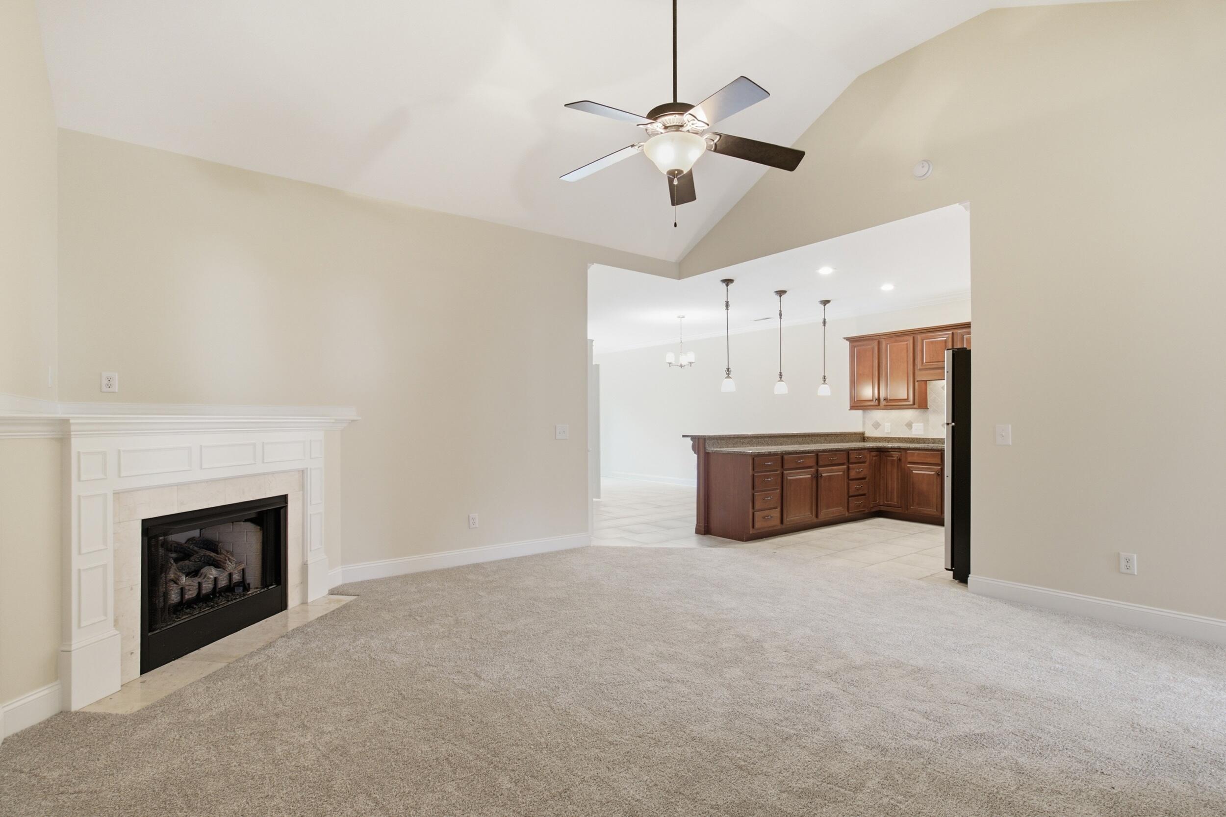 7685 Magnolia Leaf Lane