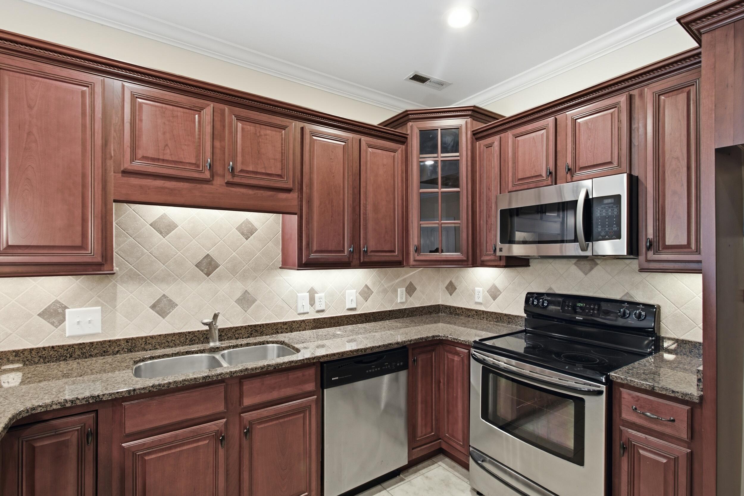 7685 Magnolia Leaf Lane