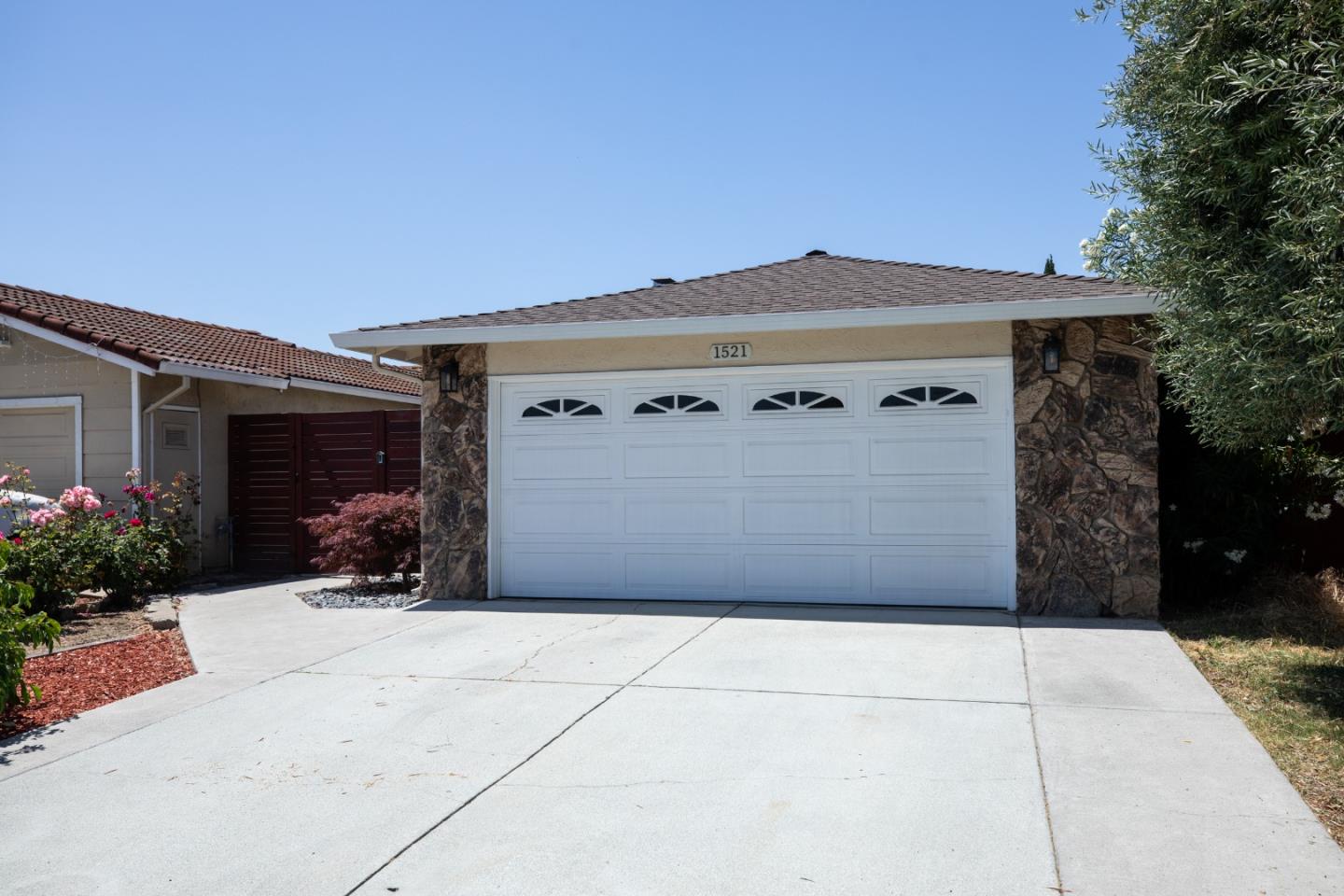 1521 Hearthstone DR