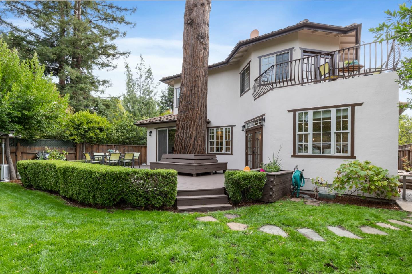 673 Palmer LN