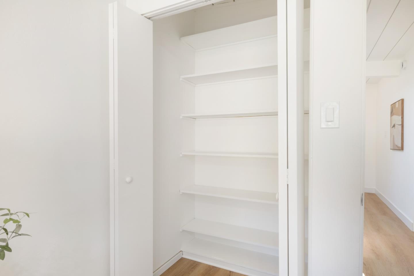 290 W Charleston RD