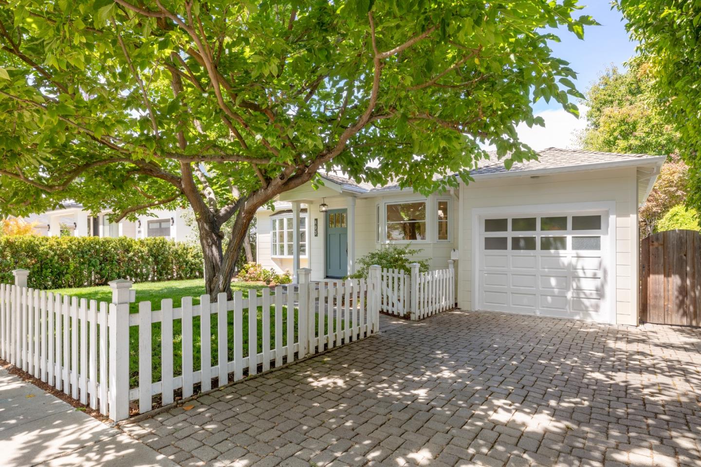 893 Colorado AVE