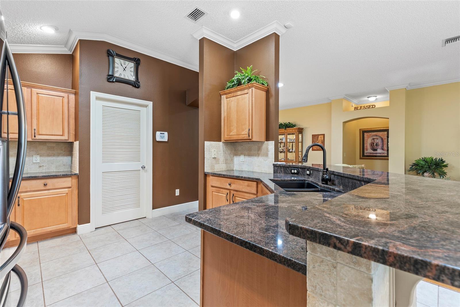 598 KINGSTON WAY