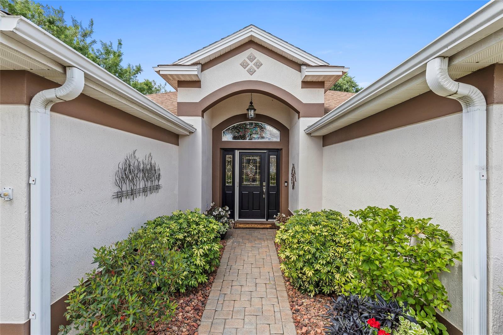 598 KINGSTON WAY