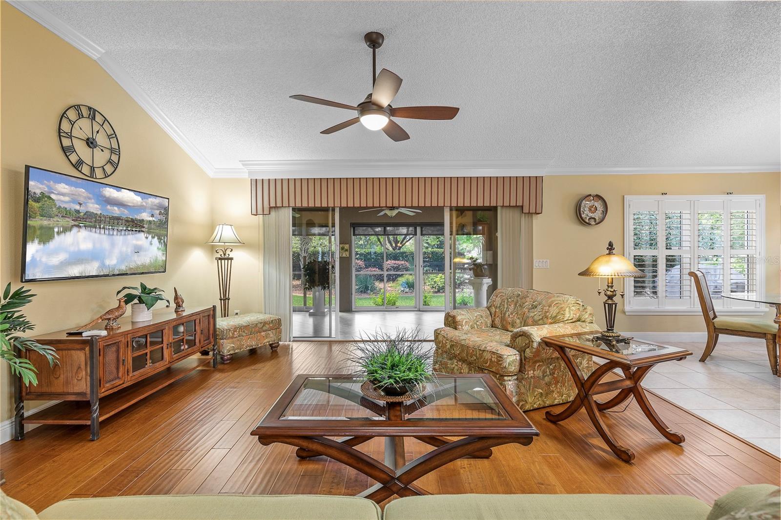 598 KINGSTON WAY