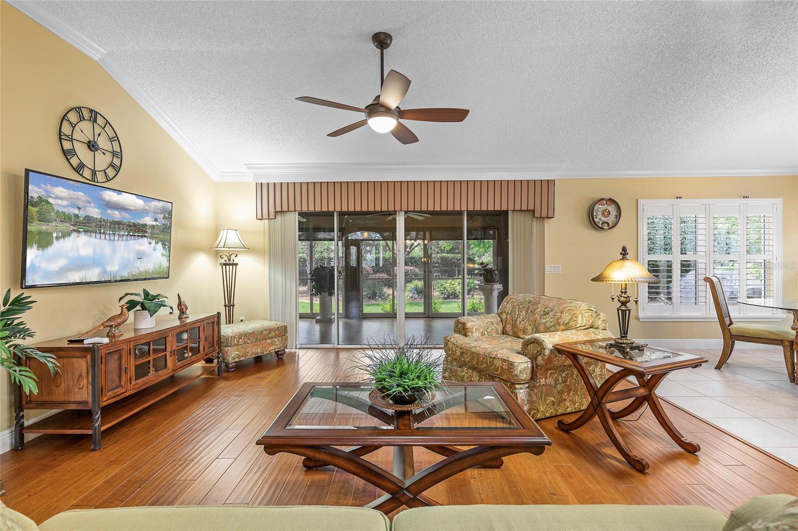598 KINGSTON WAY