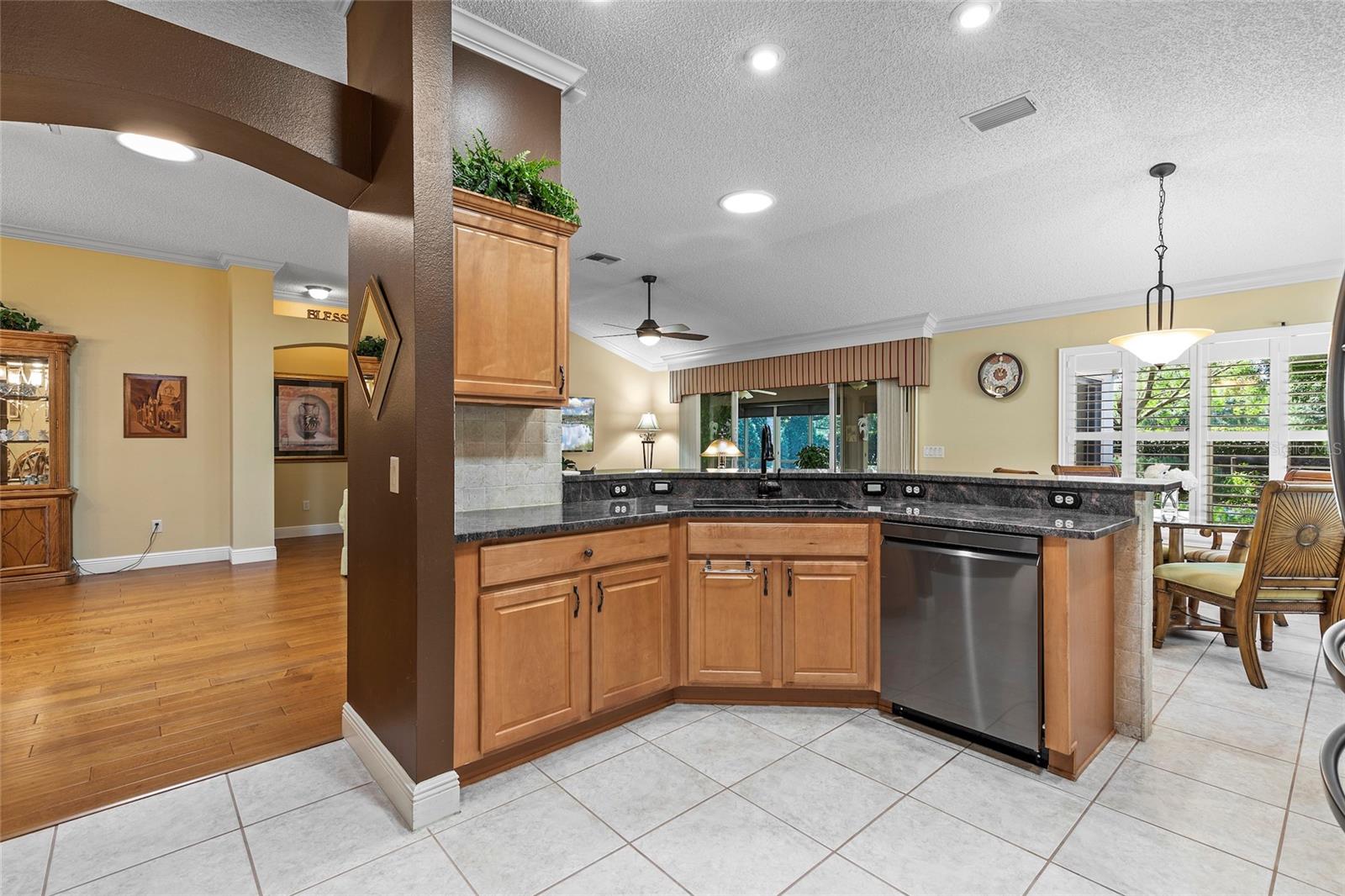 598 KINGSTON WAY