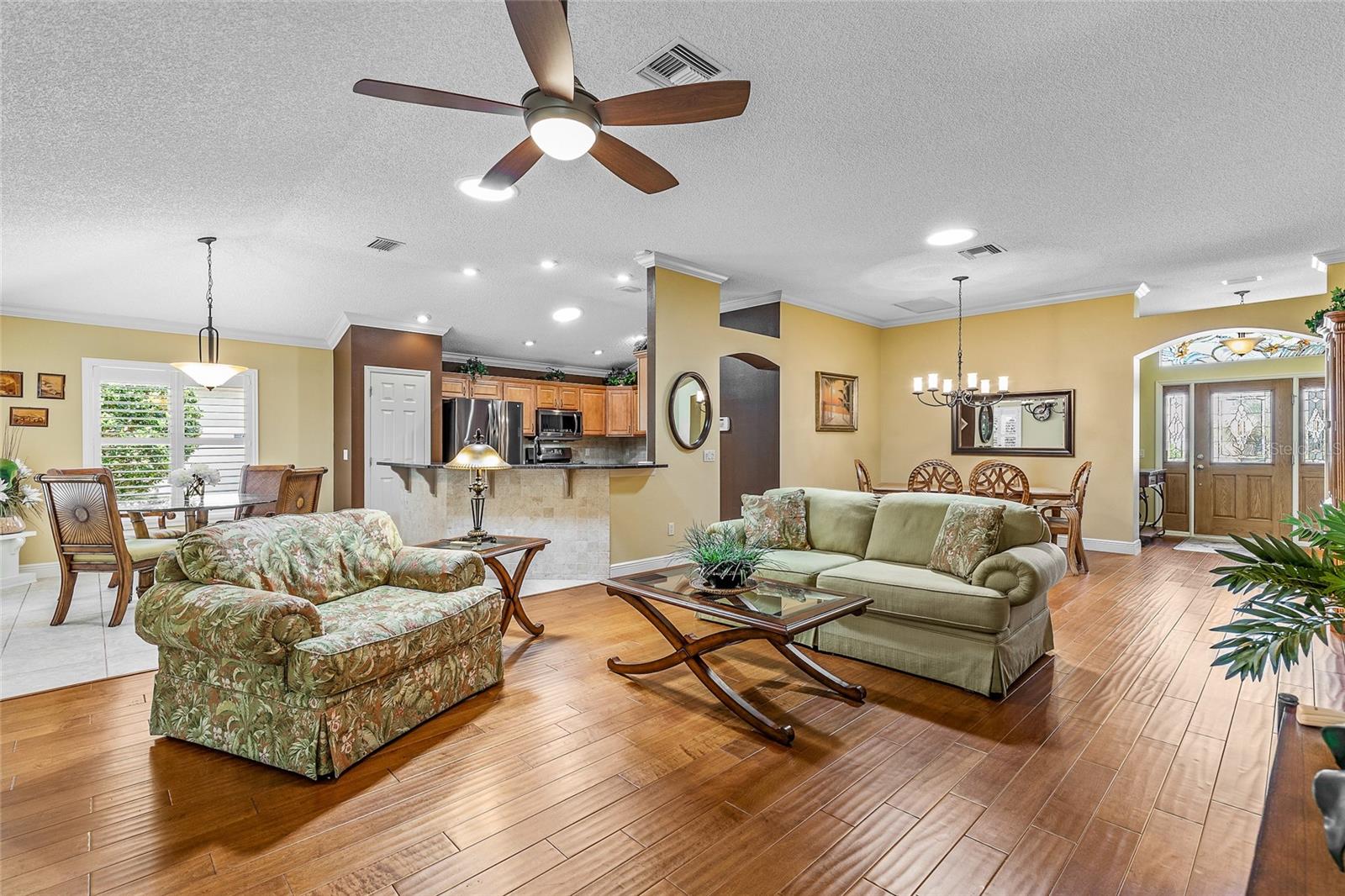598 KINGSTON WAY