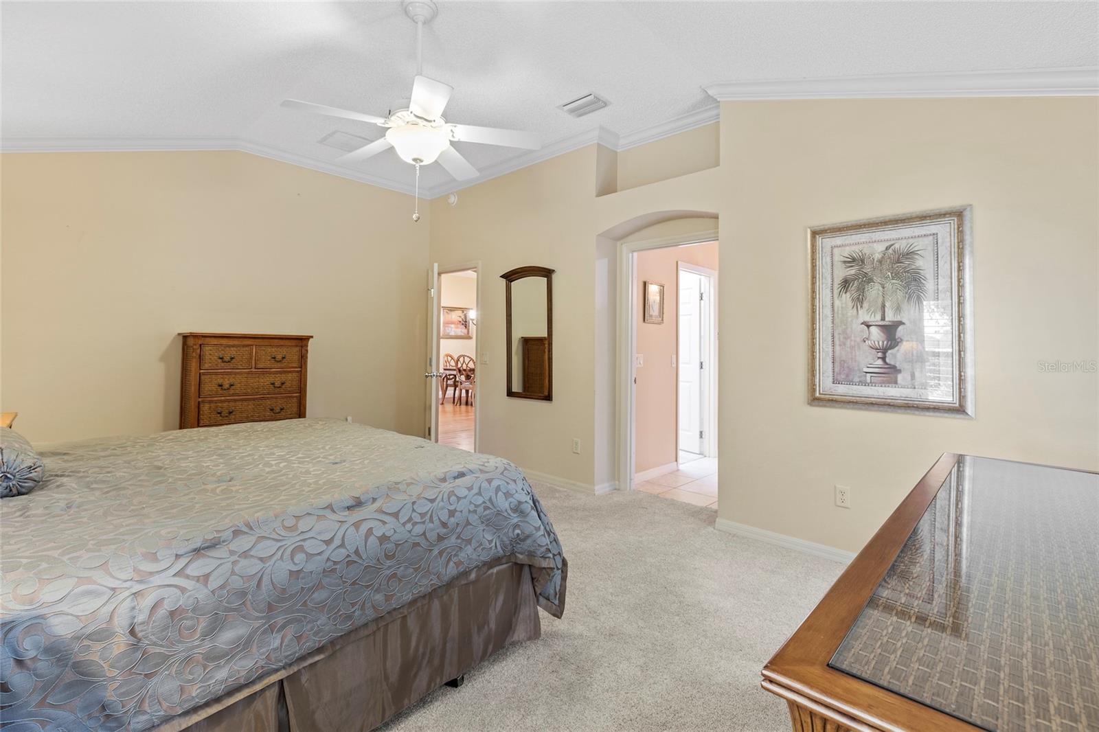 598 KINGSTON WAY
