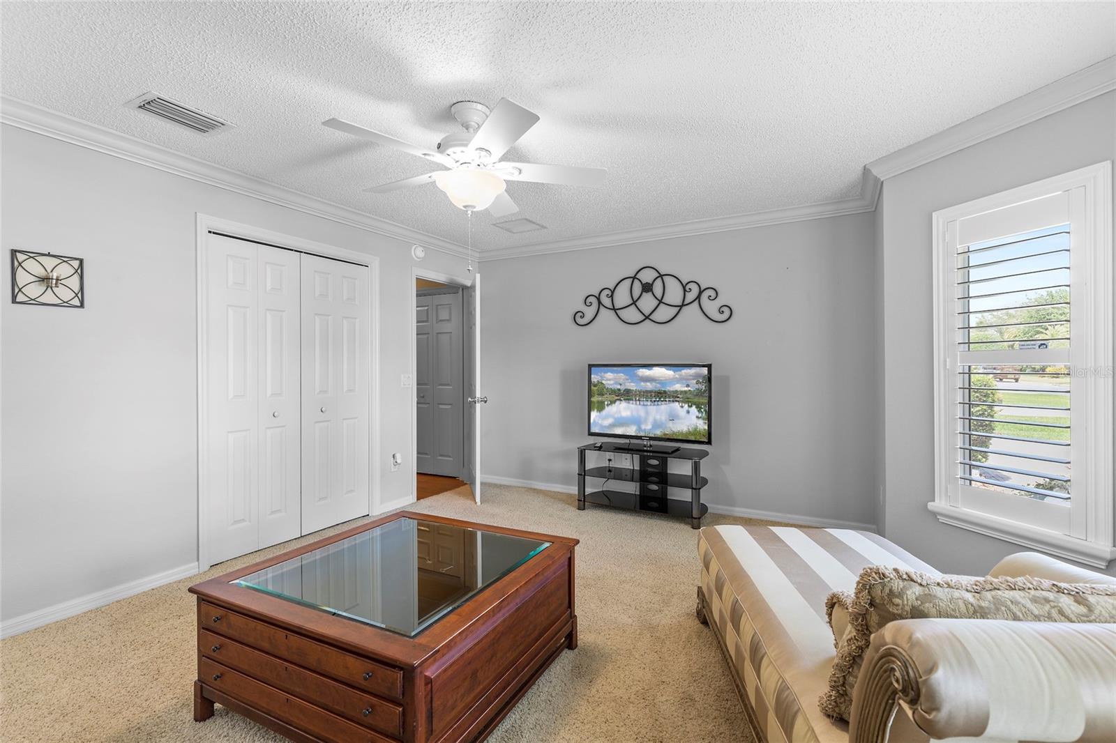 598 KINGSTON WAY