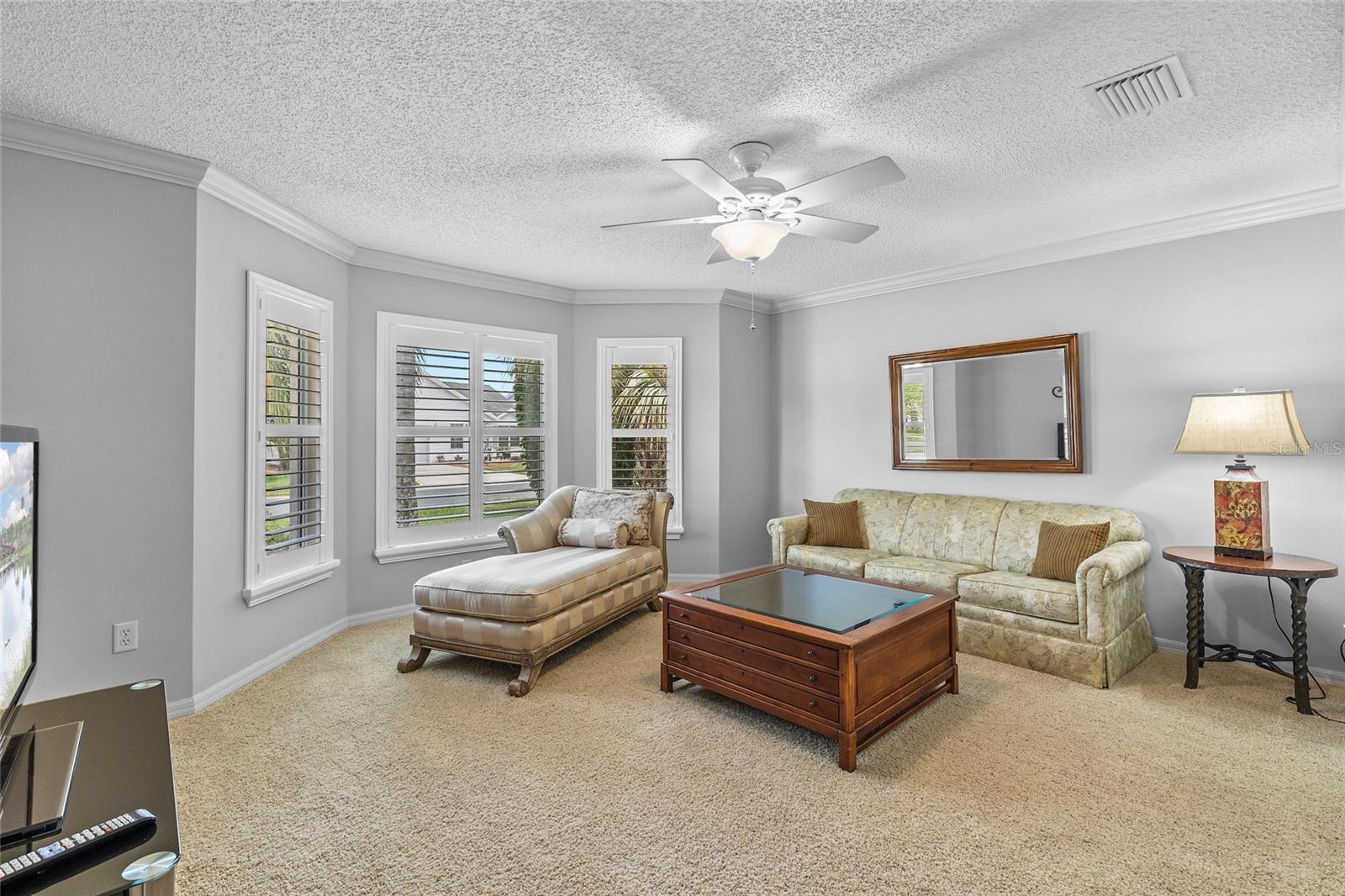 598 KINGSTON WAY