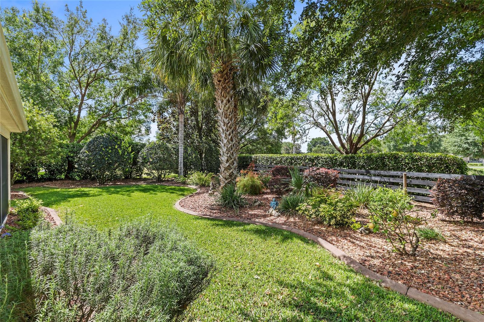 598 KINGSTON WAY