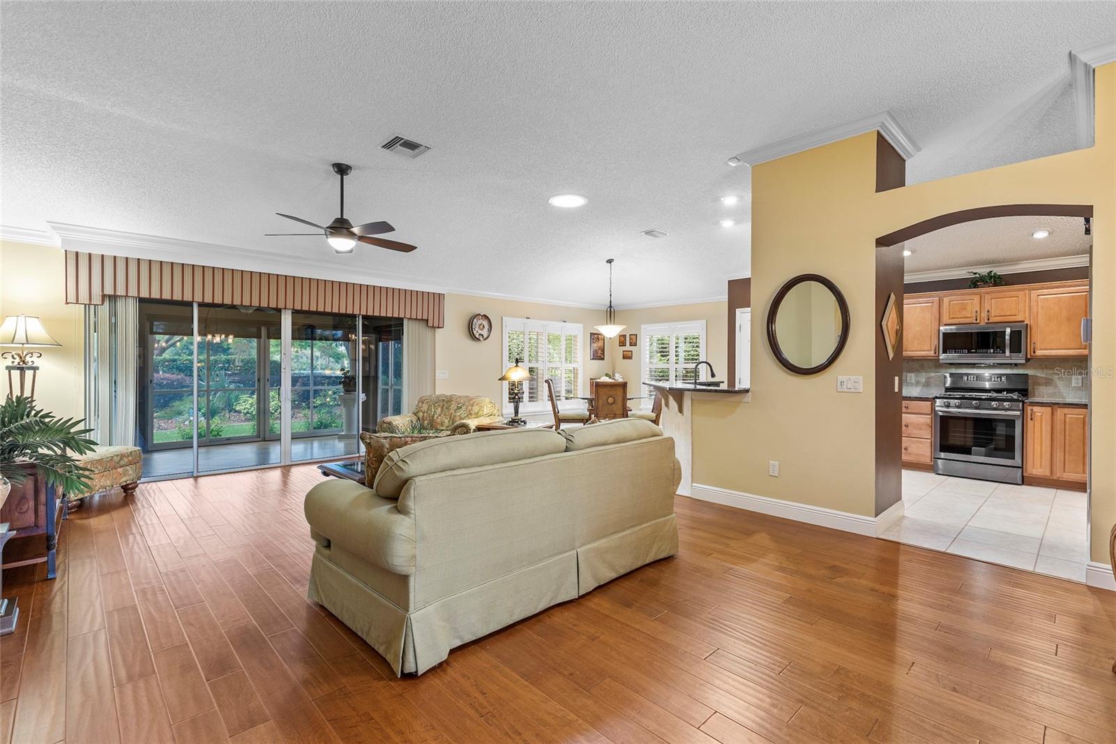 598 KINGSTON WAY