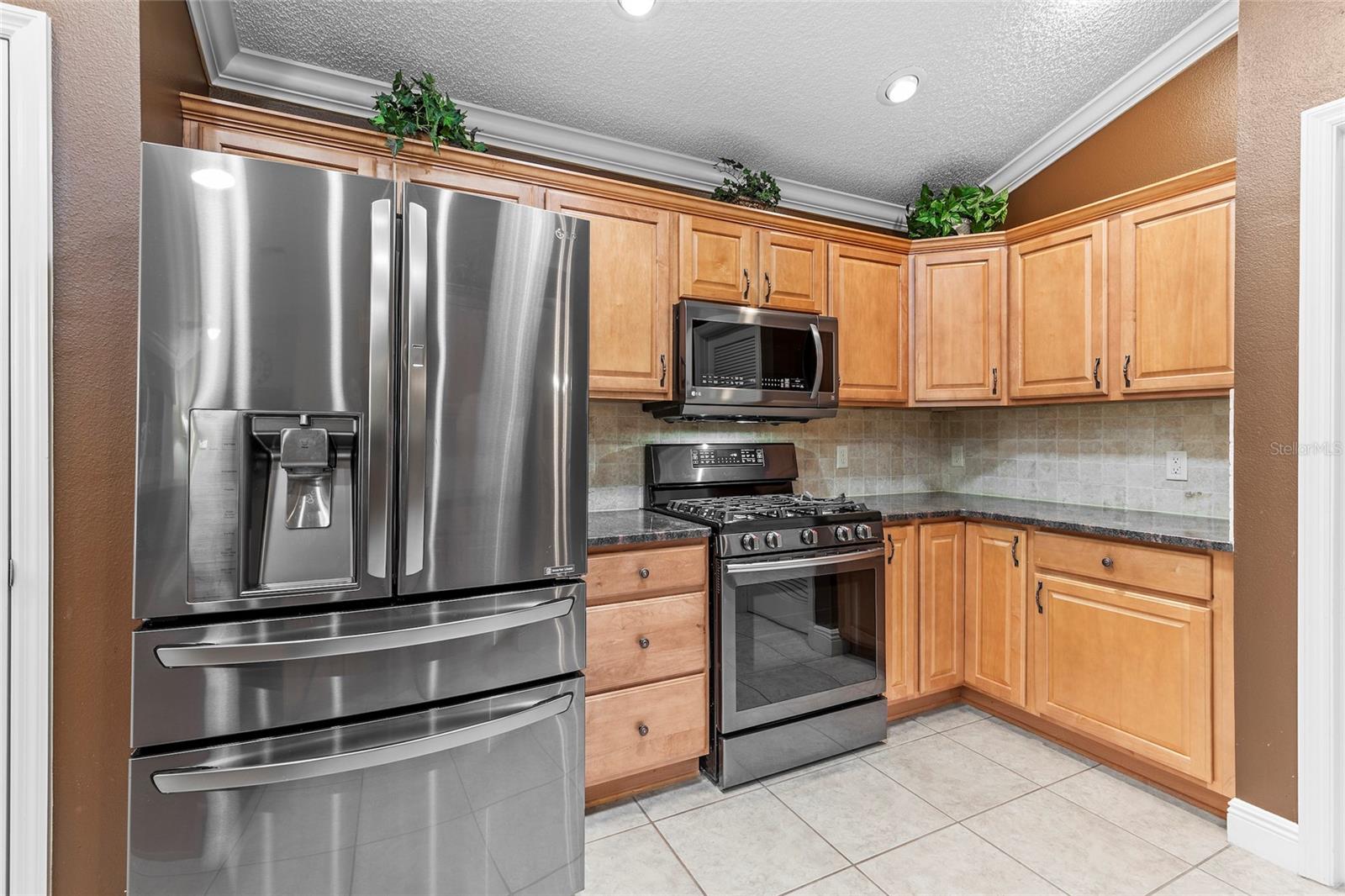 598 KINGSTON WAY