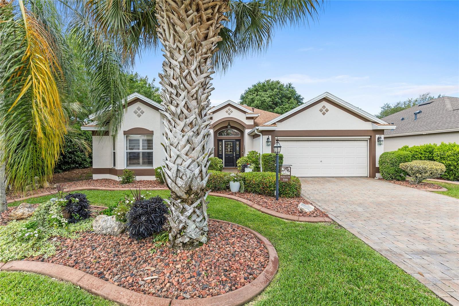 598 KINGSTON WAY