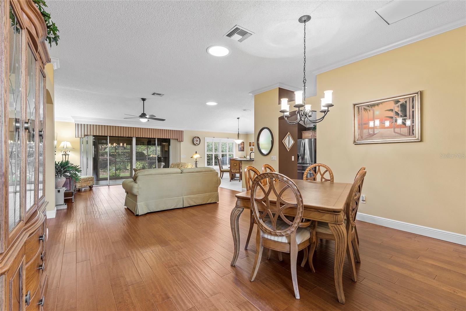 598 KINGSTON WAY